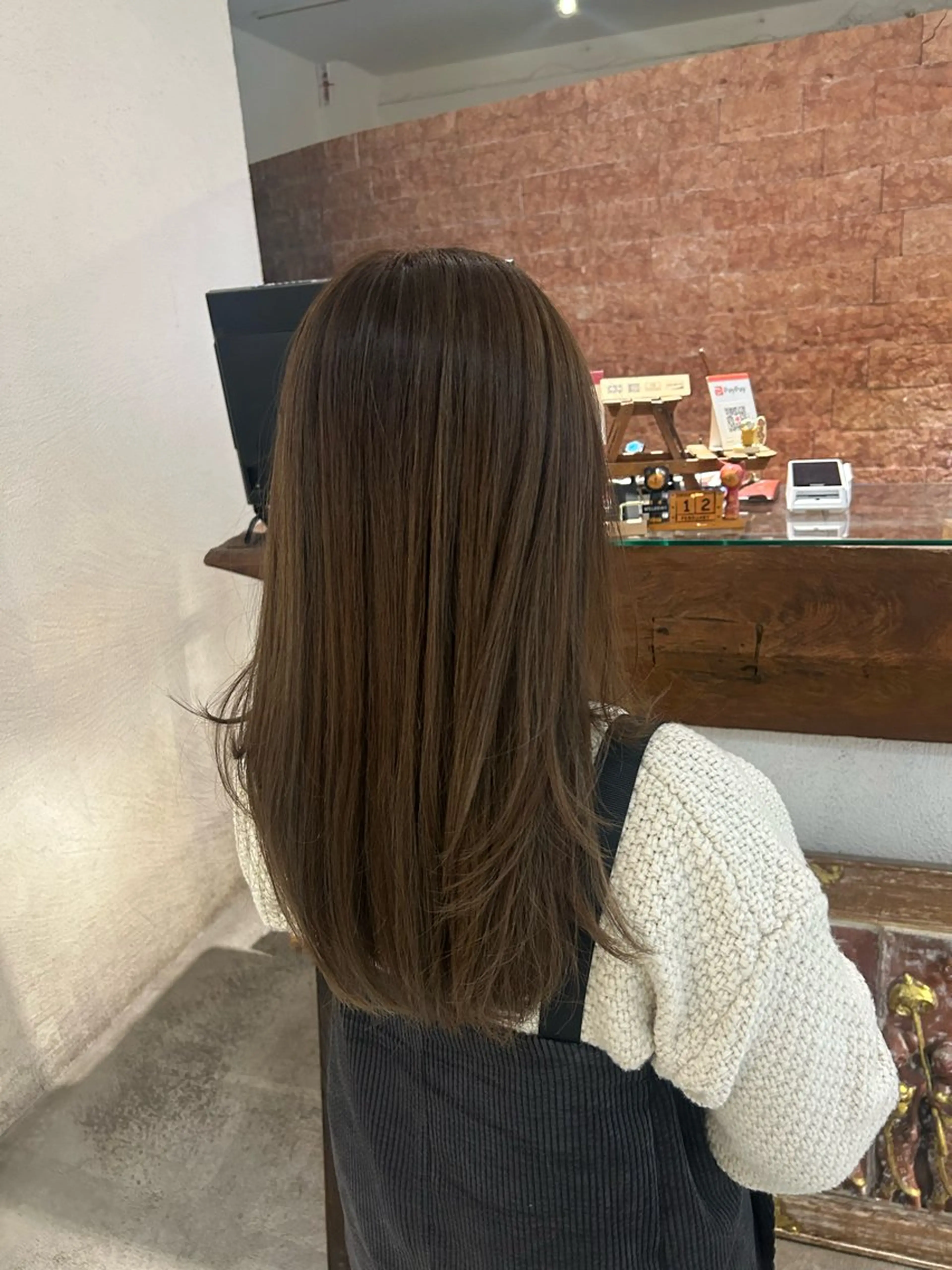 ロング カラー putri 川邉 優花のヘアスタイル