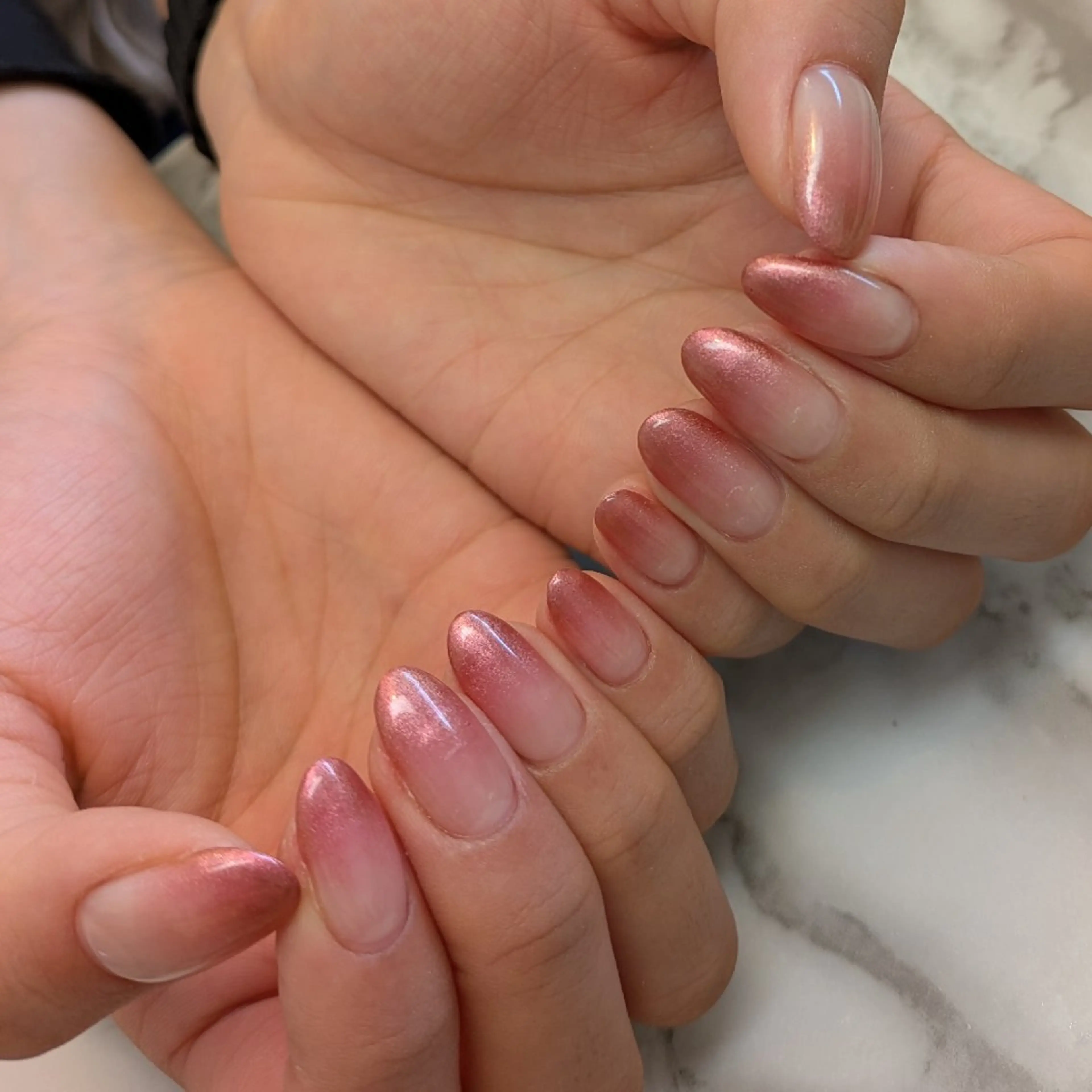 ネイル グラデーション ジェヌインネイル 河内のネイルデザイン