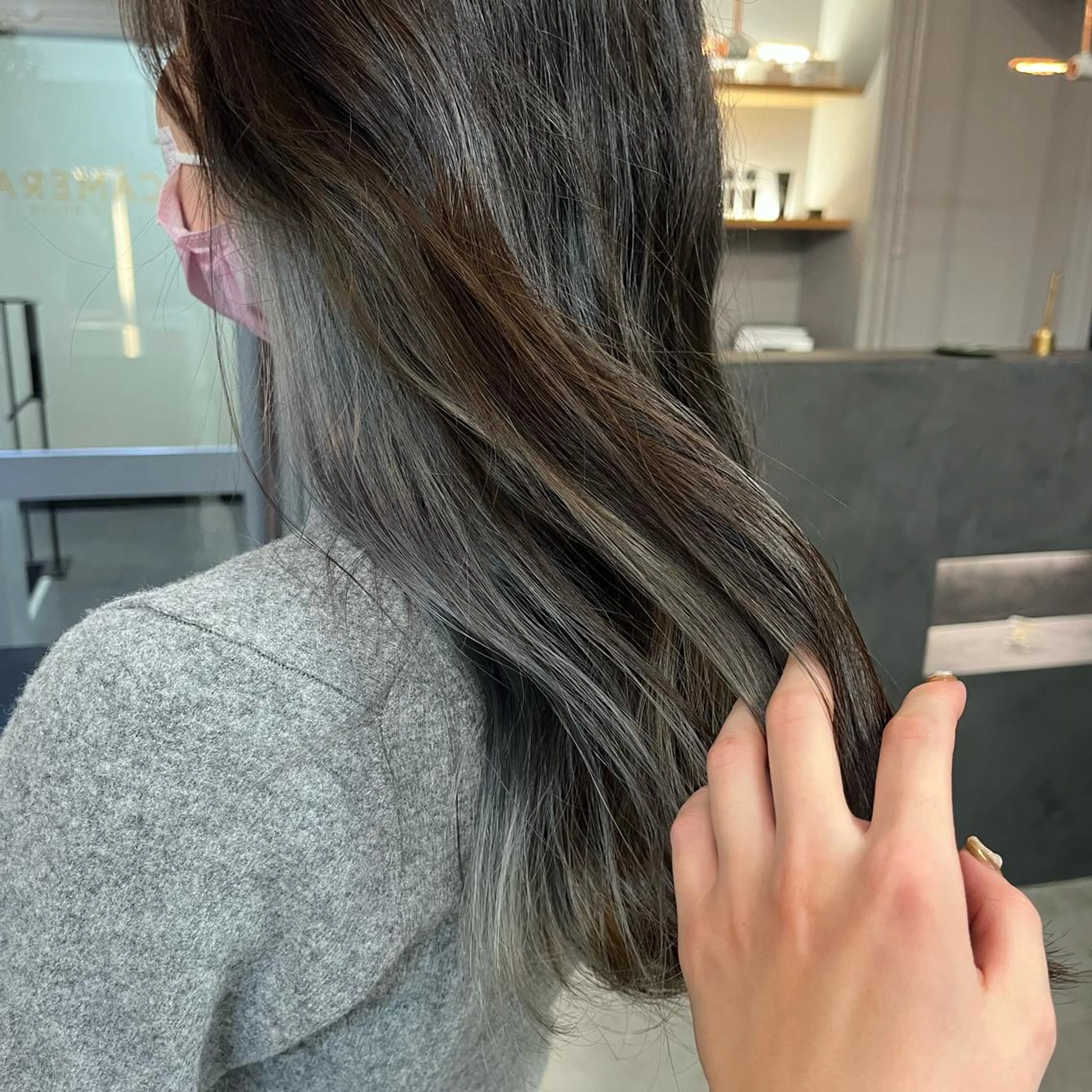 ロング カラー イヤリングカラー ヘアカラー トリートメント ヘッドスパ CAMERA所属・井手 咲乃のヘアスタイル