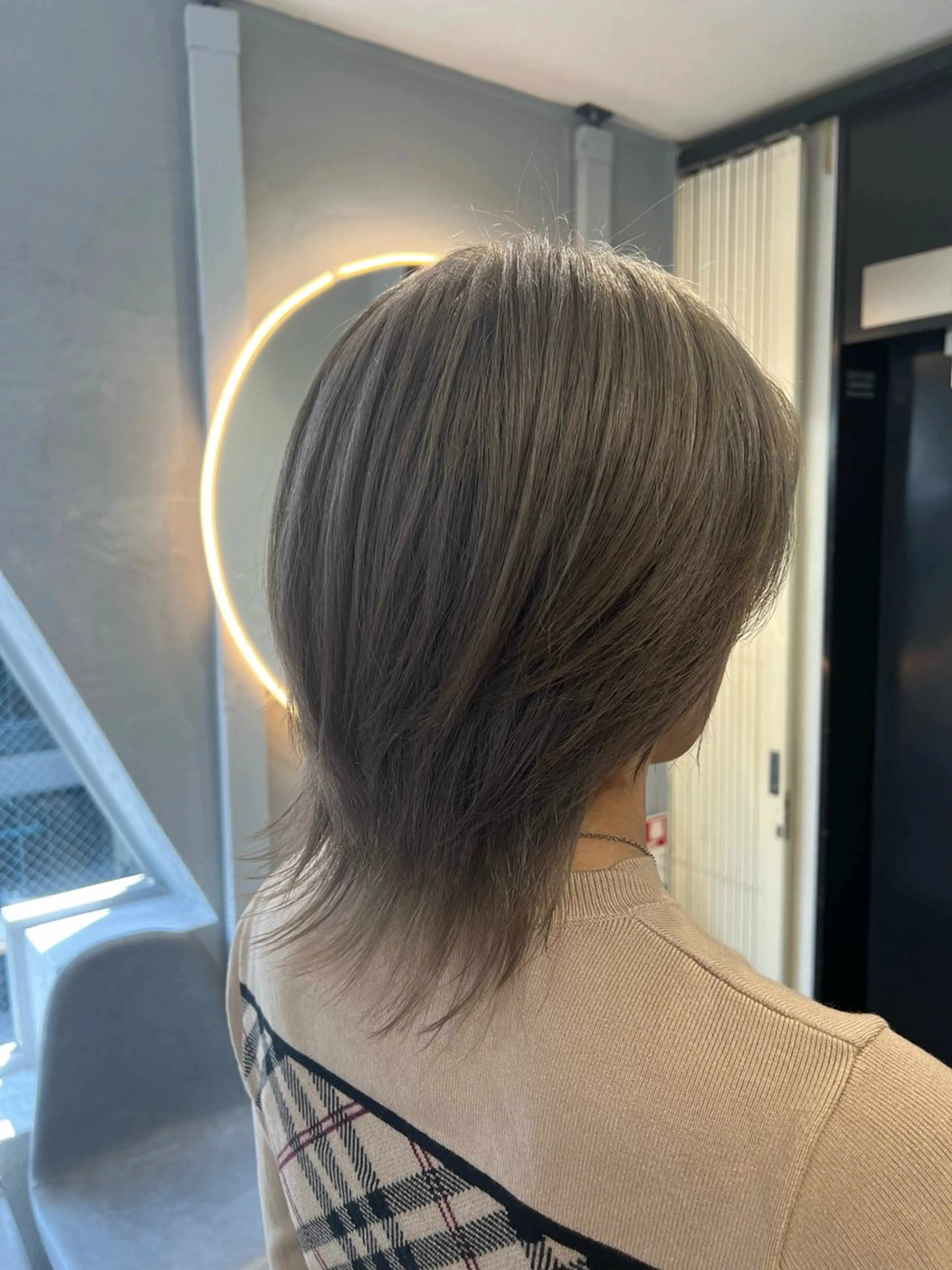 カラー グレージュ ヘアカラー hayato/ ハイトーン/レイヤーのヘアスタイル