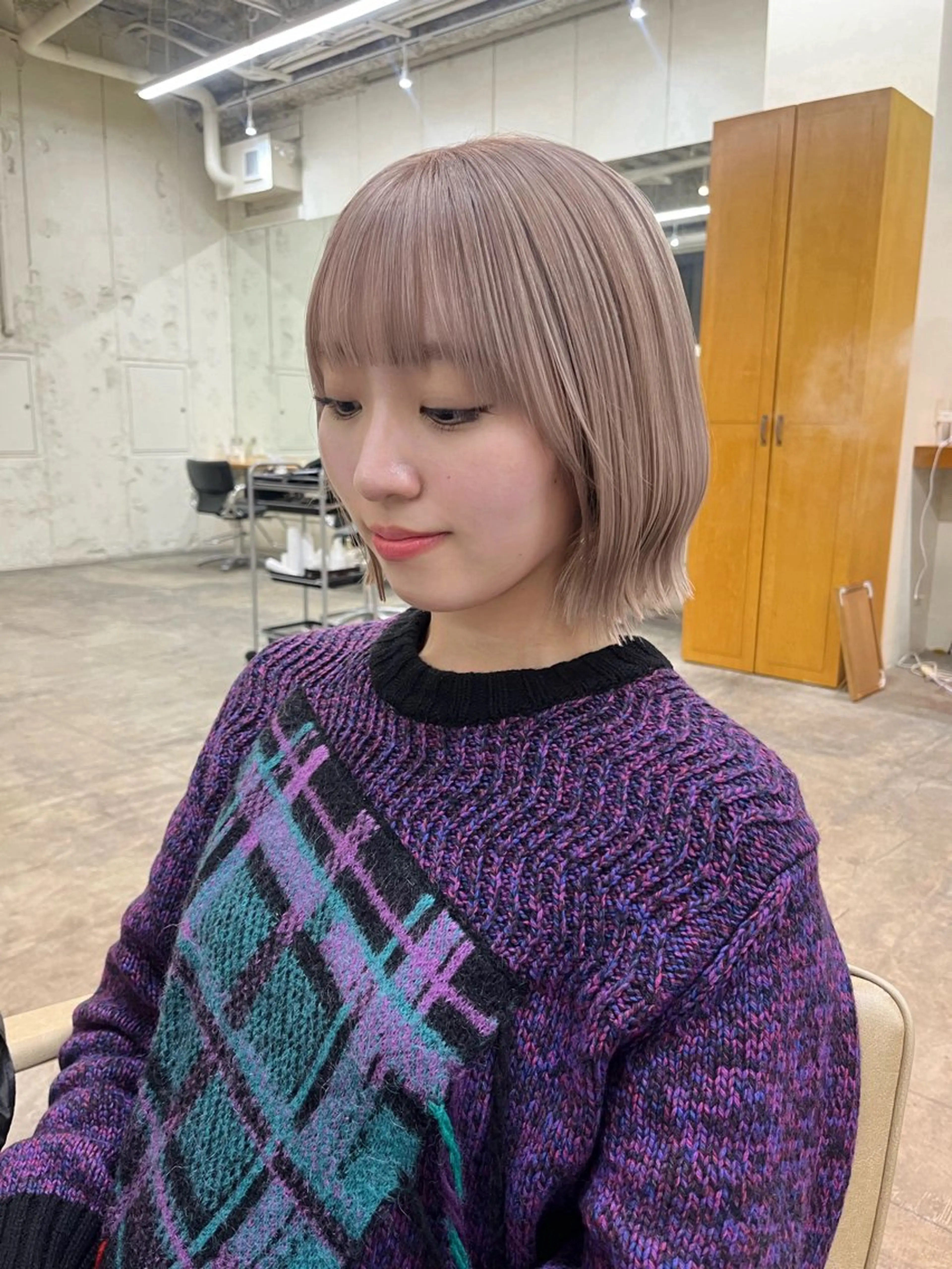 ミディアム カラー ベージュカラー ブリーチ ホワイトベージュ SALOWIN町田所属・ハイトーン🦢 Natsumiのヘアスタイル