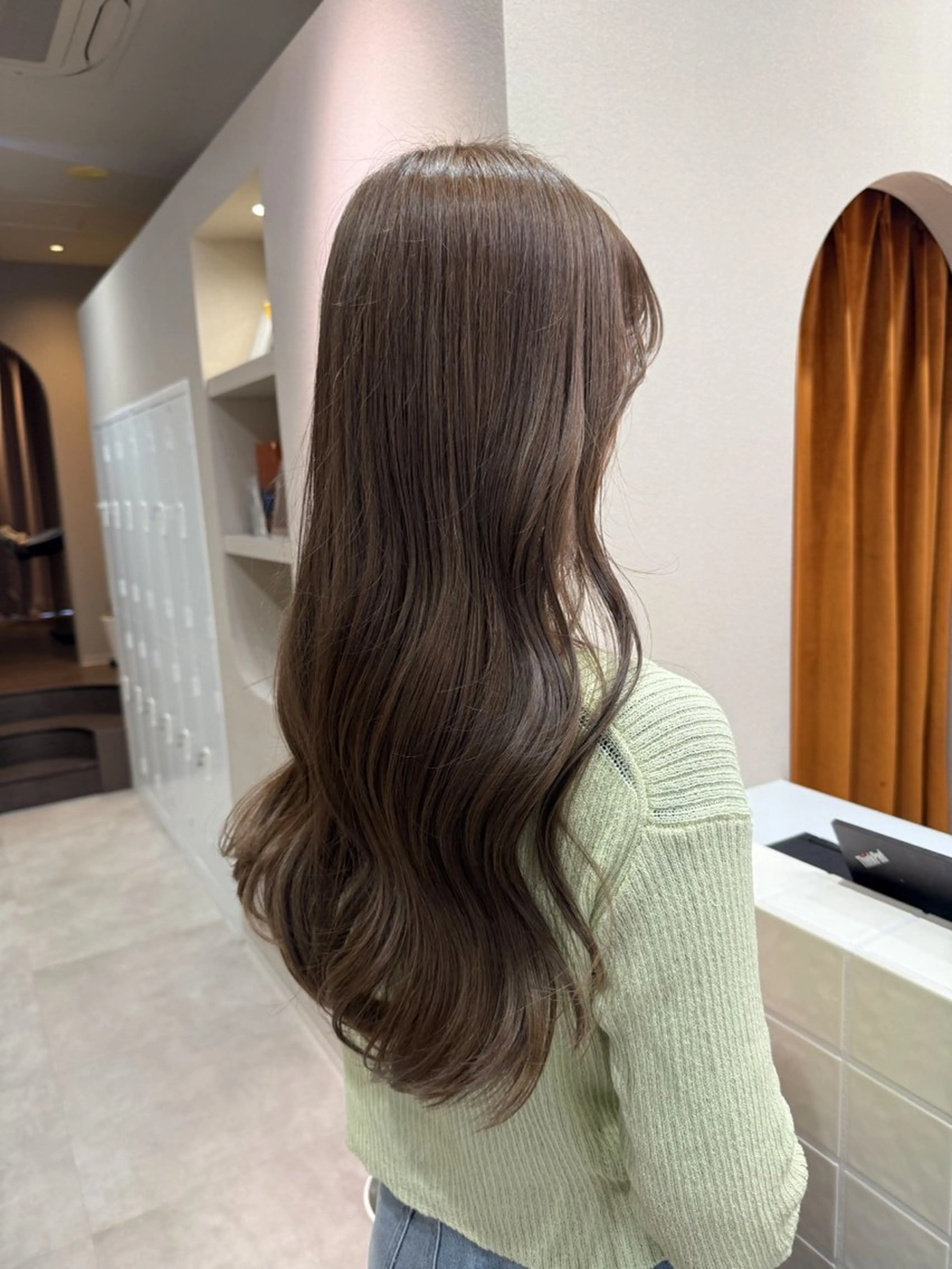 ロング MIYU透明感カラー ブリーチなしWカラーのヘアスタイル