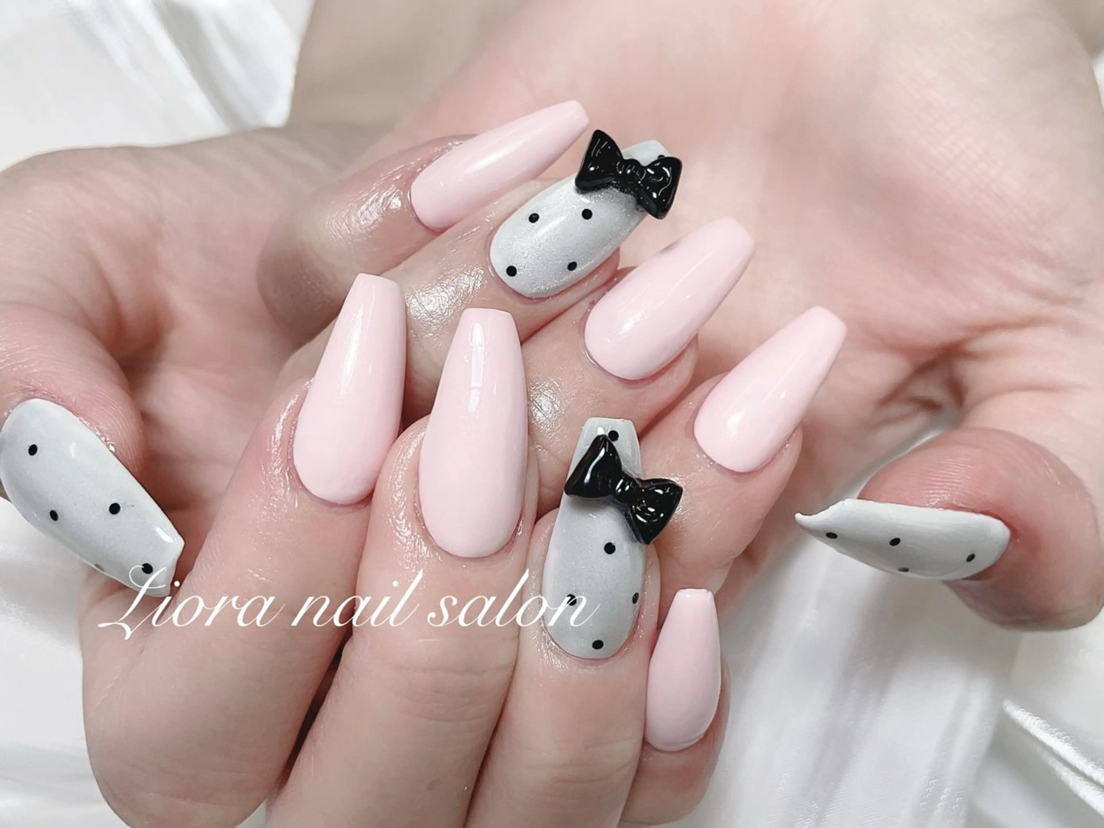 ネイル フレンチネイル ジェルネイル ガーリー グラデーション キラキラネイル ハンドネイル Liora nail スカルプ専門店のネイルデザイン