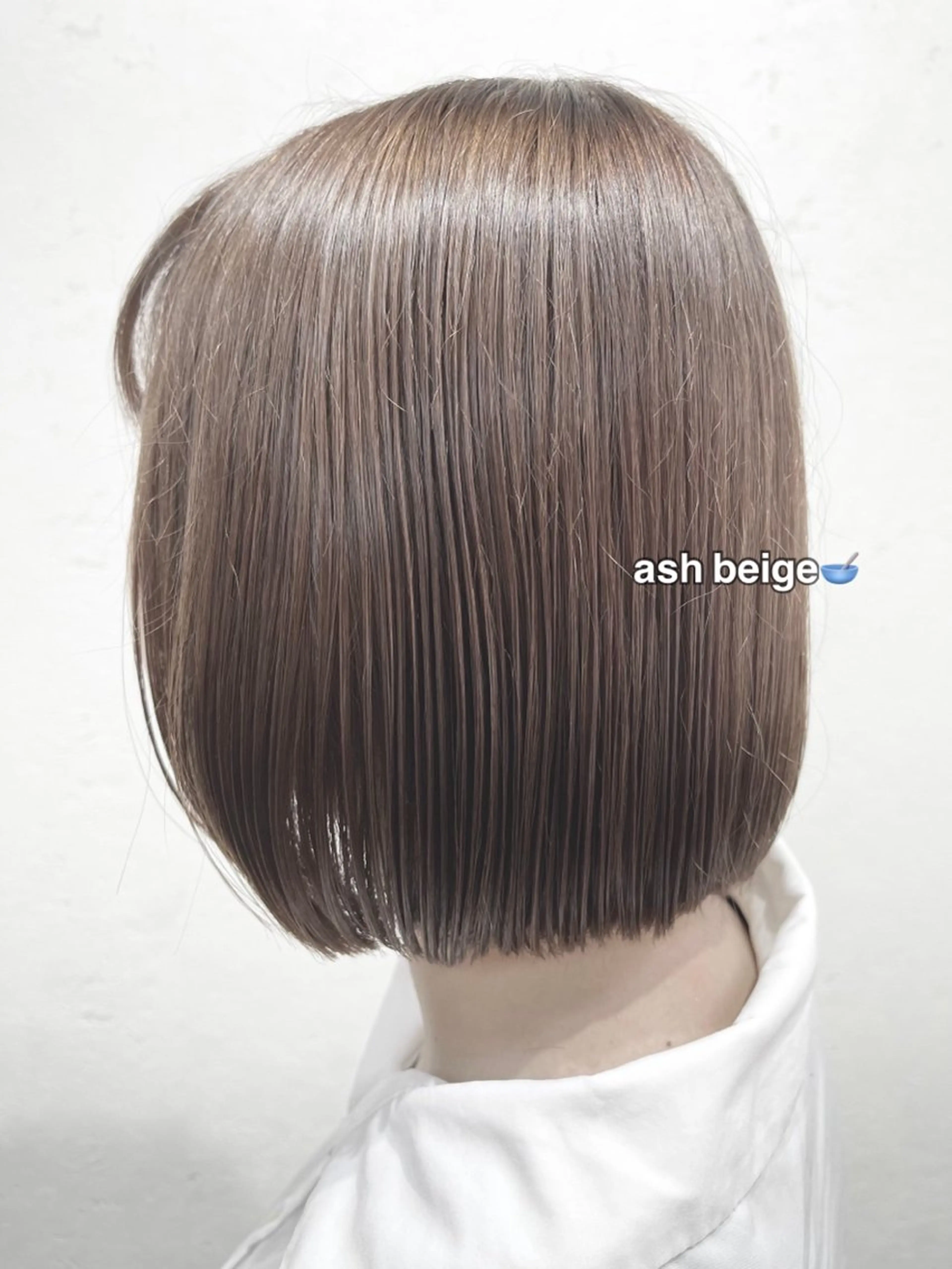 ショート カラー ベージュカラー ミルクティーベージュ ヘアカラー 諸戸 龍加/カットモデルのヘアスタイル