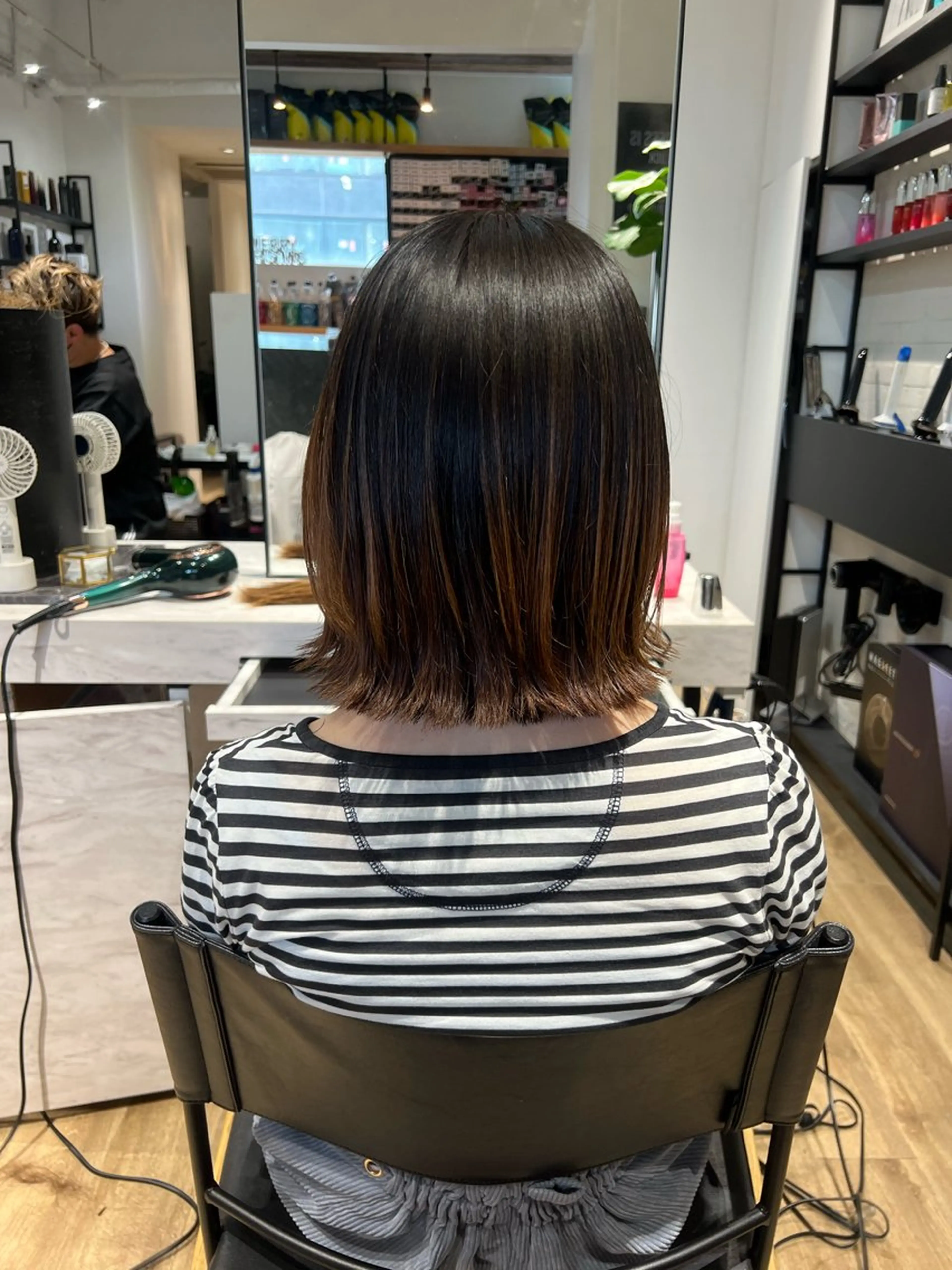 ショート ボブ くびれヘア レイヤーカット 鈴木 麻希のヘアスタイル