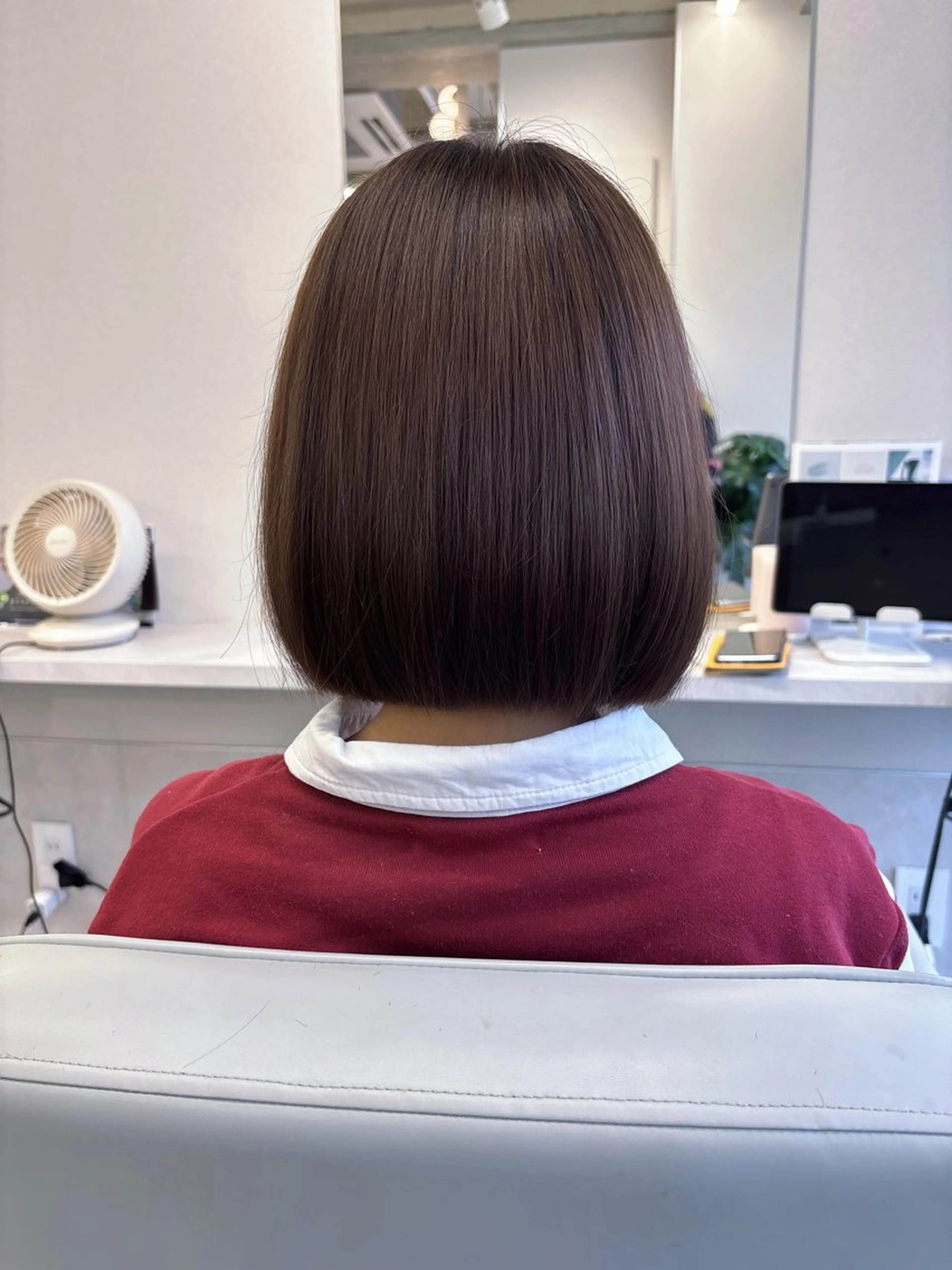 ショート 切りっぱなしボブ ボブ 髪質改善 トリートメント カット トリートメント makoto⌇レイヤ ー⌇艶カラー🍒‎のヘアスタイル