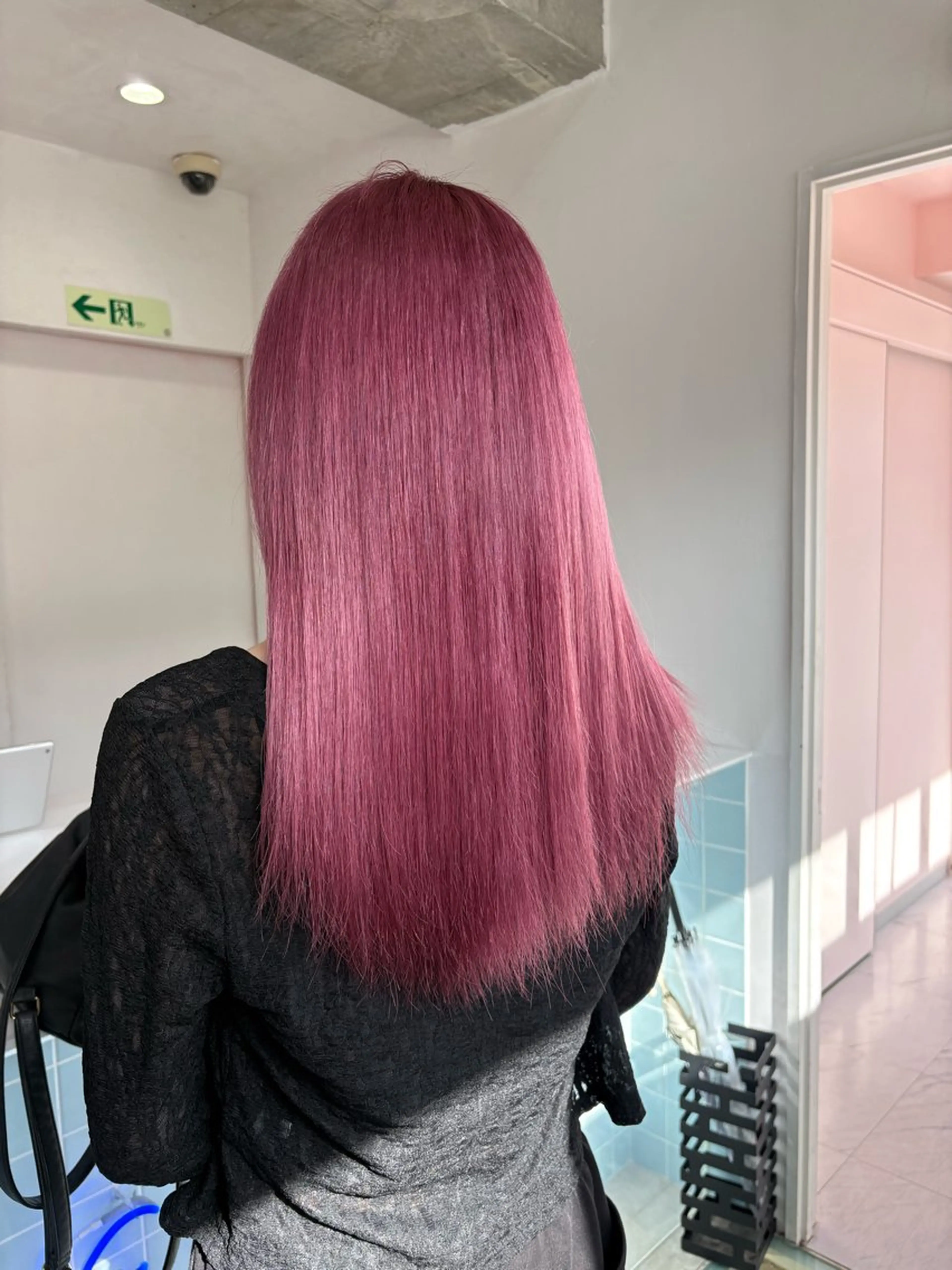ロング カラー ヘアカラー トリートメント 美優🦕ツヤ髪 /ハイトーン🩶のヘアスタイル