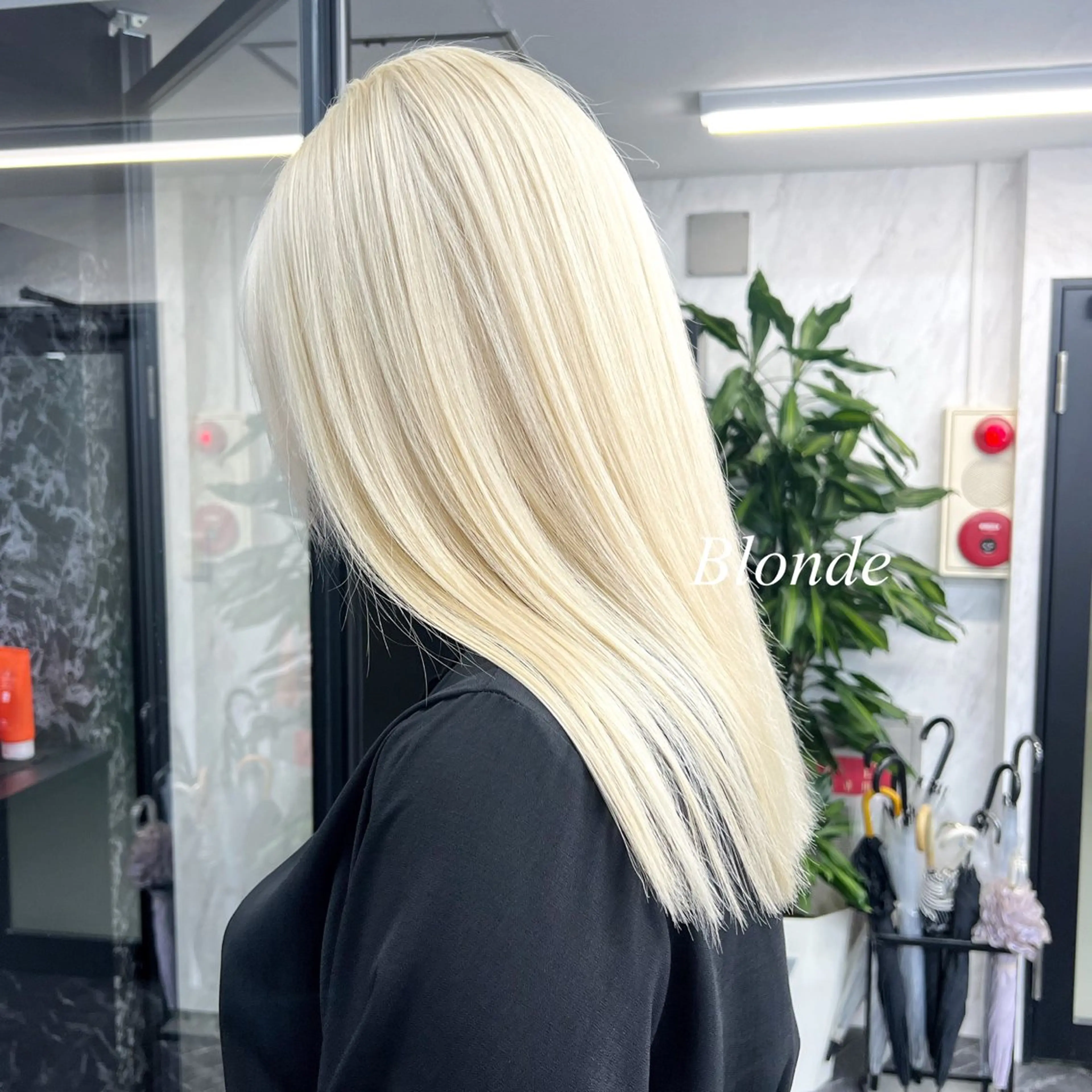 ロング カラー シールエクステ ハイトーンカラー エクステ ヘアカラー トリートメント シールエクステ特化 ハイトーン、NANAのヘアスタイル