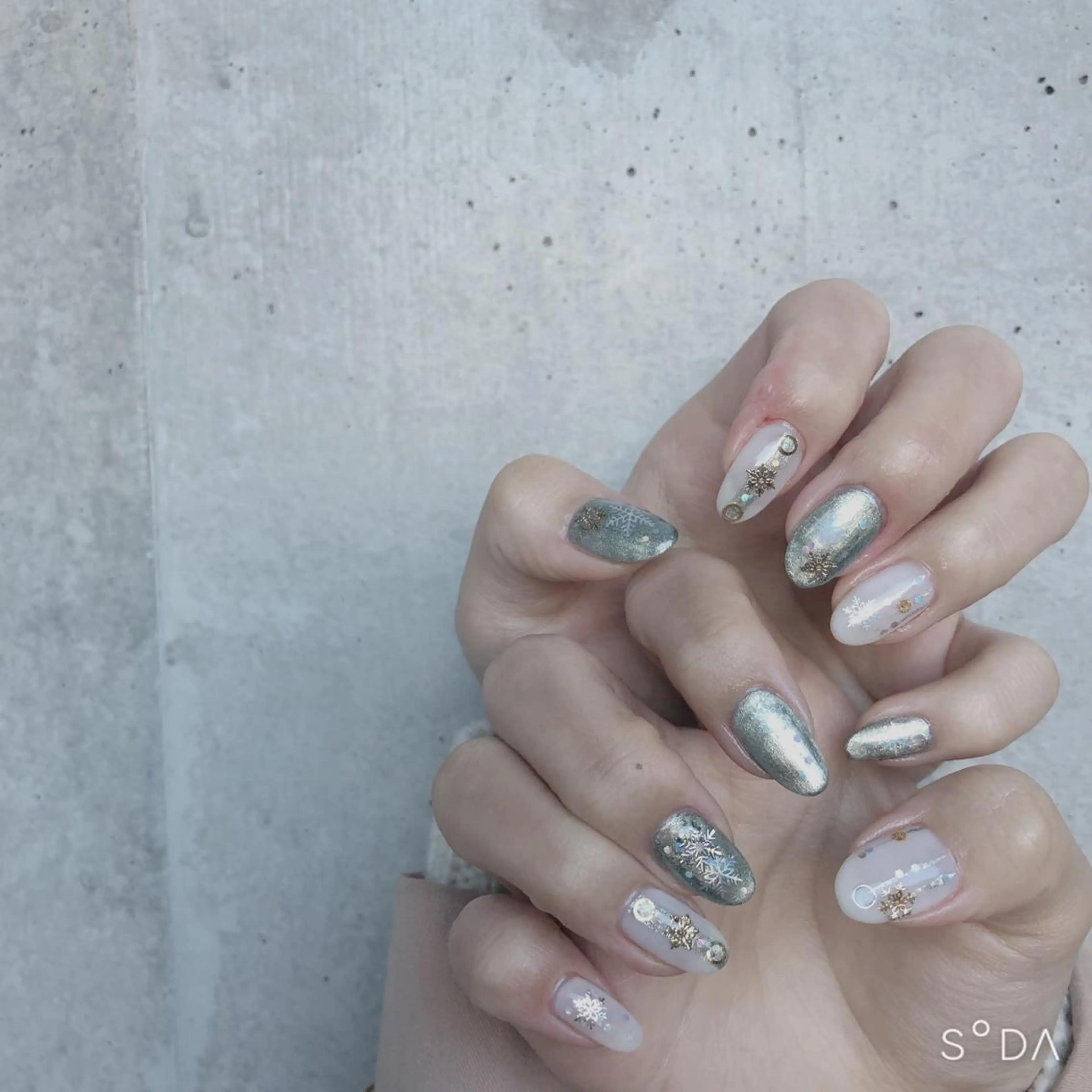 ネイル ジェルネイル マグネットネイル ニュアンスネイル 冬ネイル クリスマス You kyehwaのネイルデザイン