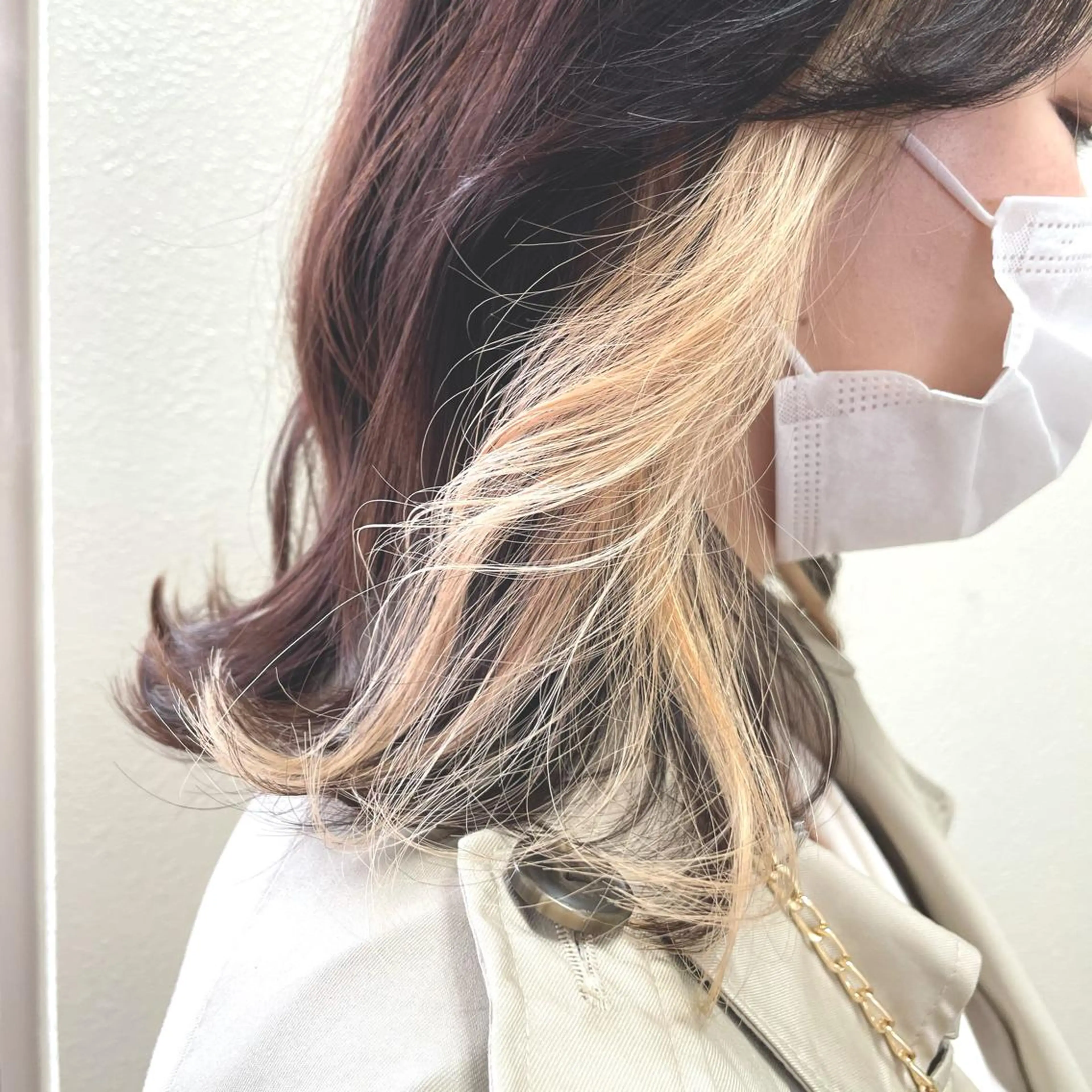ミディアム カラー パーマ ヘアアレンジ メンズ キッズ ネイル マツエク・マツパ メンズ韓国風 ベージュカラー 透明感カラー グレージュ 韓国風カラー 切りっぱなしヘアボブ ミディアムヘアRYOのヘアスタイル