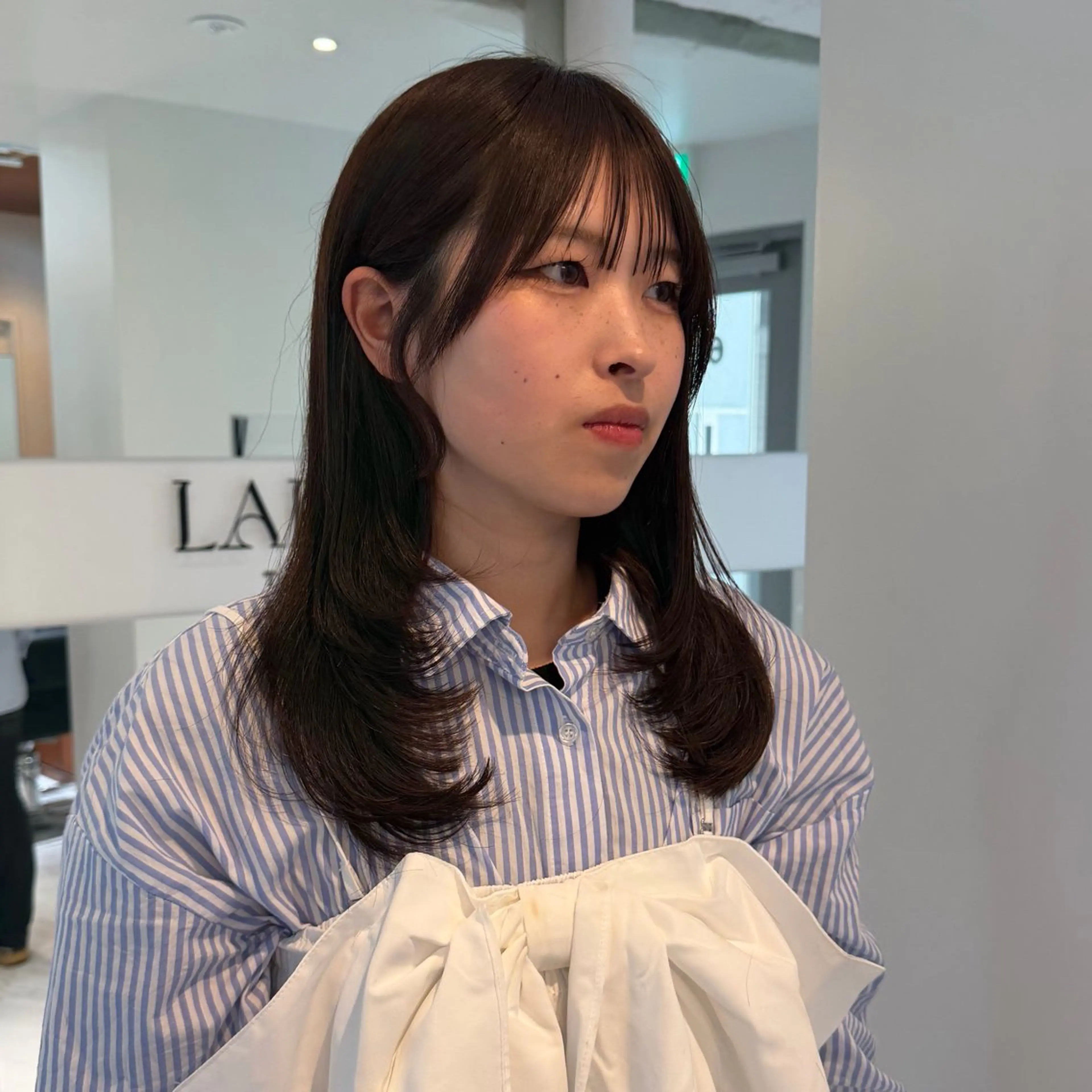 セミロング 山口 真季のヘアスタイル