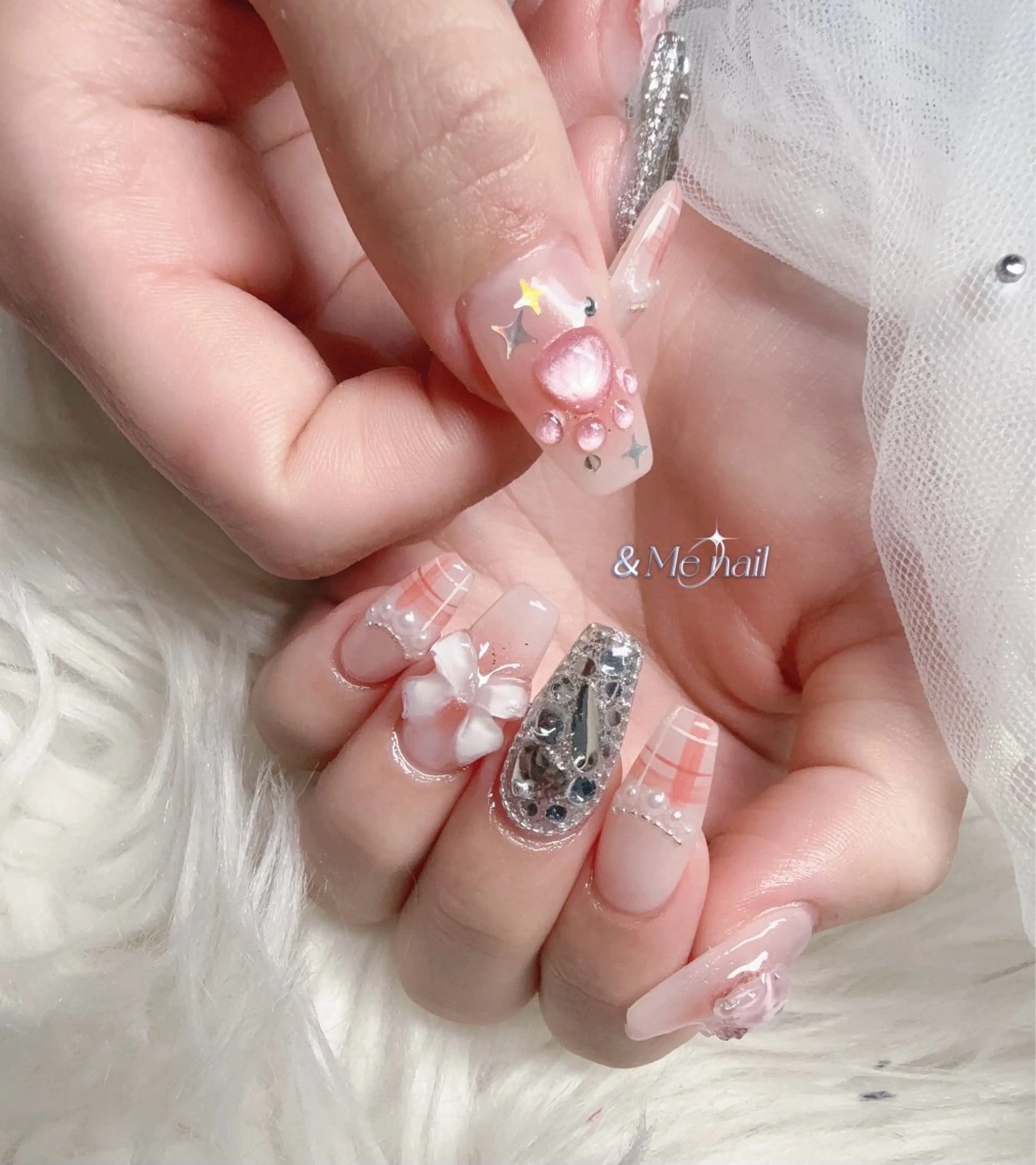 ネイル ハンドネイル &ME ネイルサロンのネイルデザイン