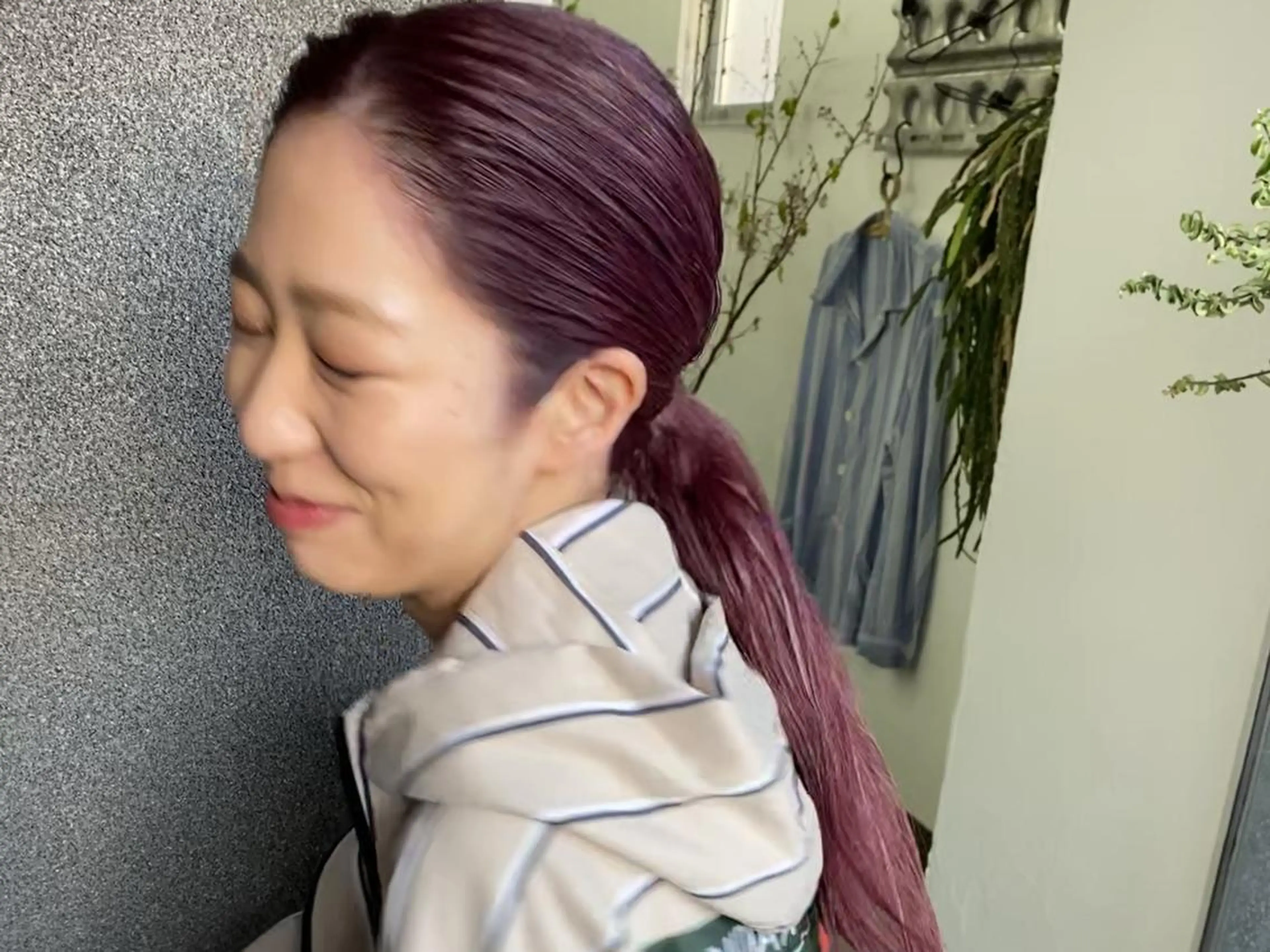 ミディアム 切りっぱなしボブ ボブ ウルフカット ヘアカラー トリートメント qiieダブルカラー イルミナカラーのヘアスタイル