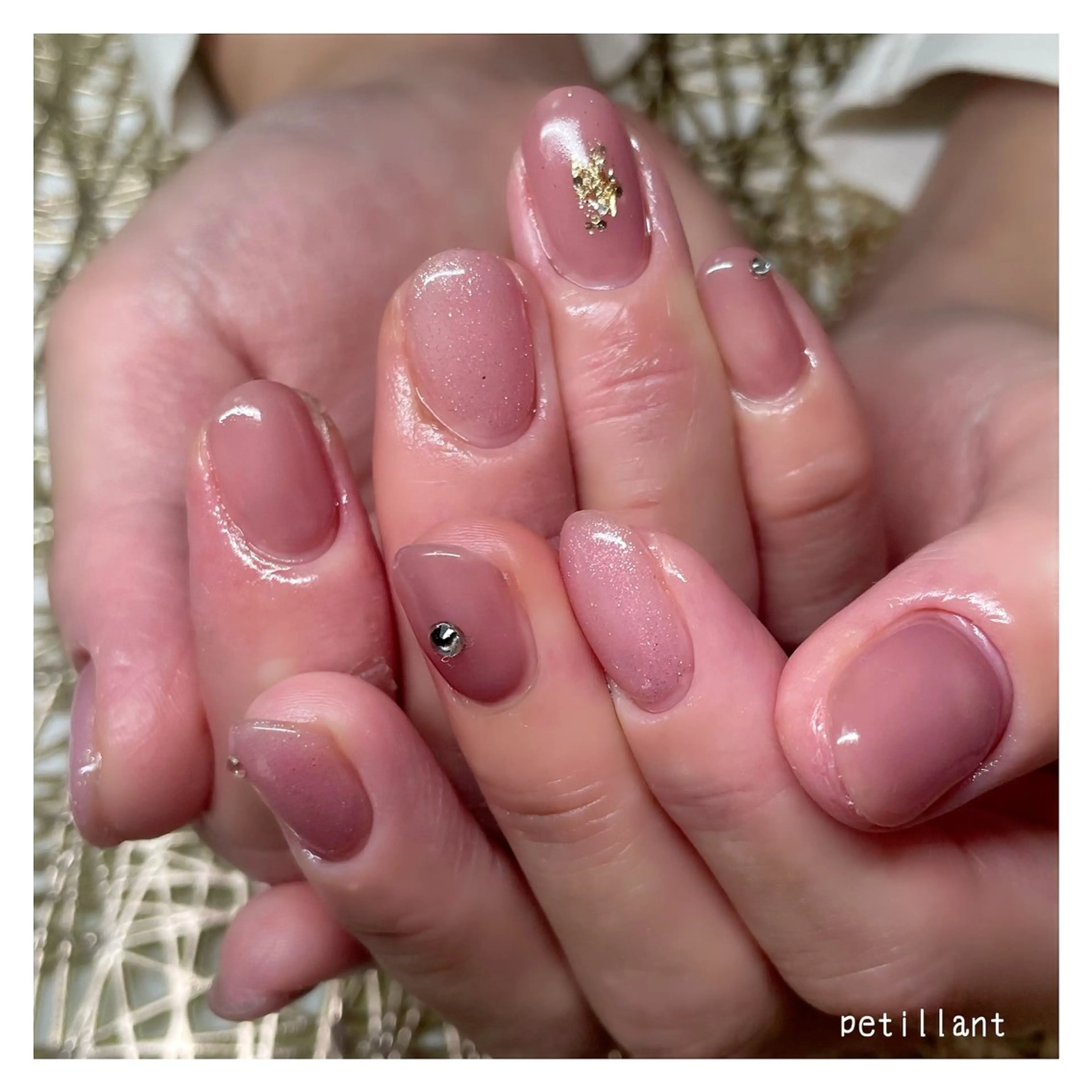 ネイル キラキラネイル シンプルネイル petillant所属・nail salon petillantのネイルデザイン