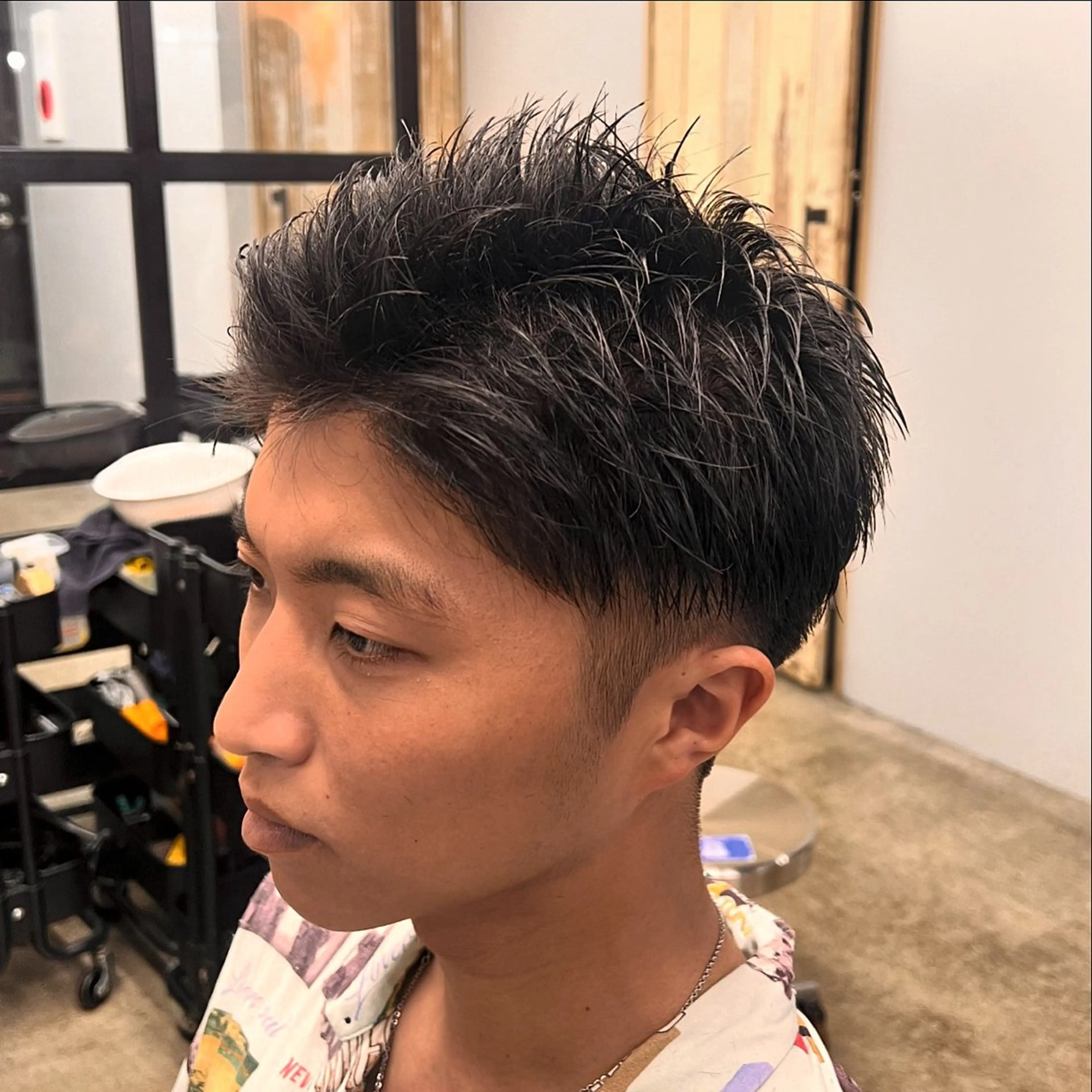 メンズ カット ヘアセット 新宿/韓国ヘア/ 髪質改善ストレートのヘアスタイル