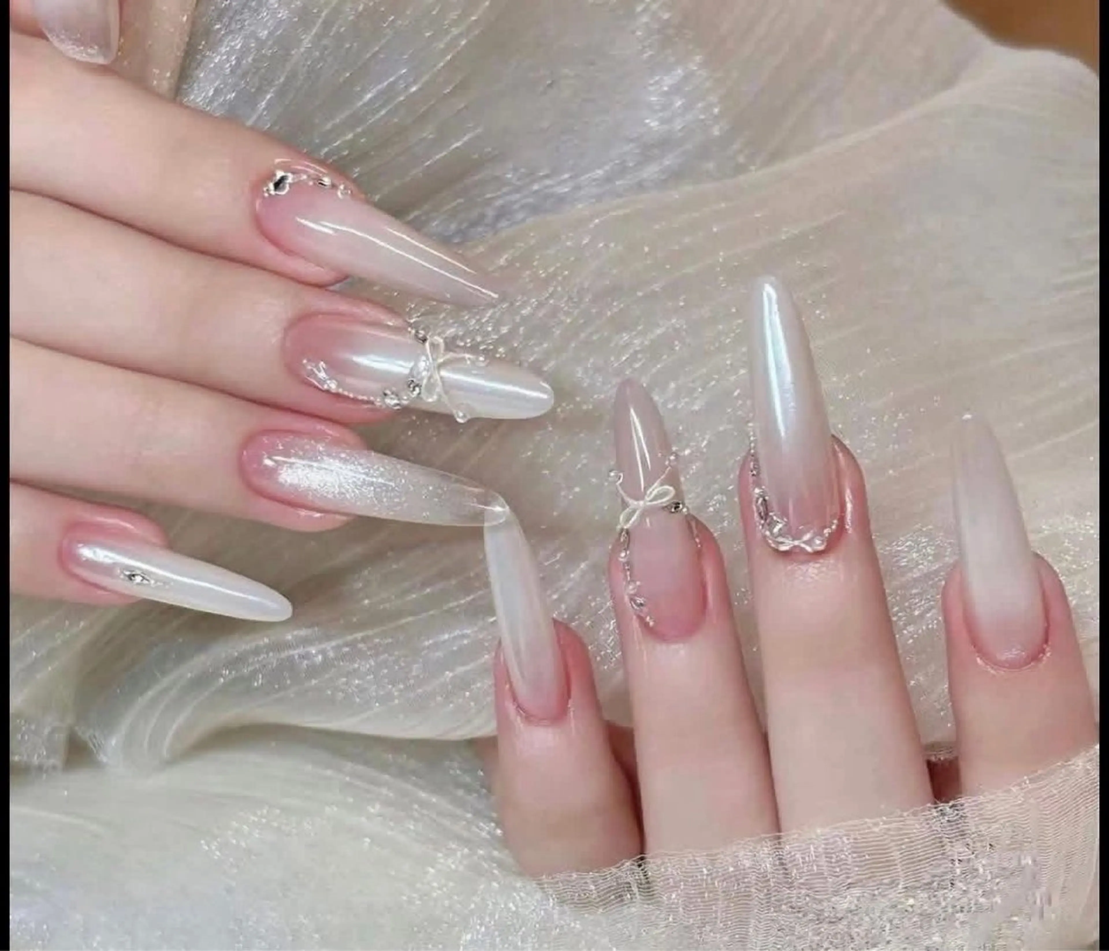 ネイル チークネイル フレンチネイル グラデーション 韓国ネイル マグネットネイル ハンドネイル JIN 168 新大久保のネイルデザイン