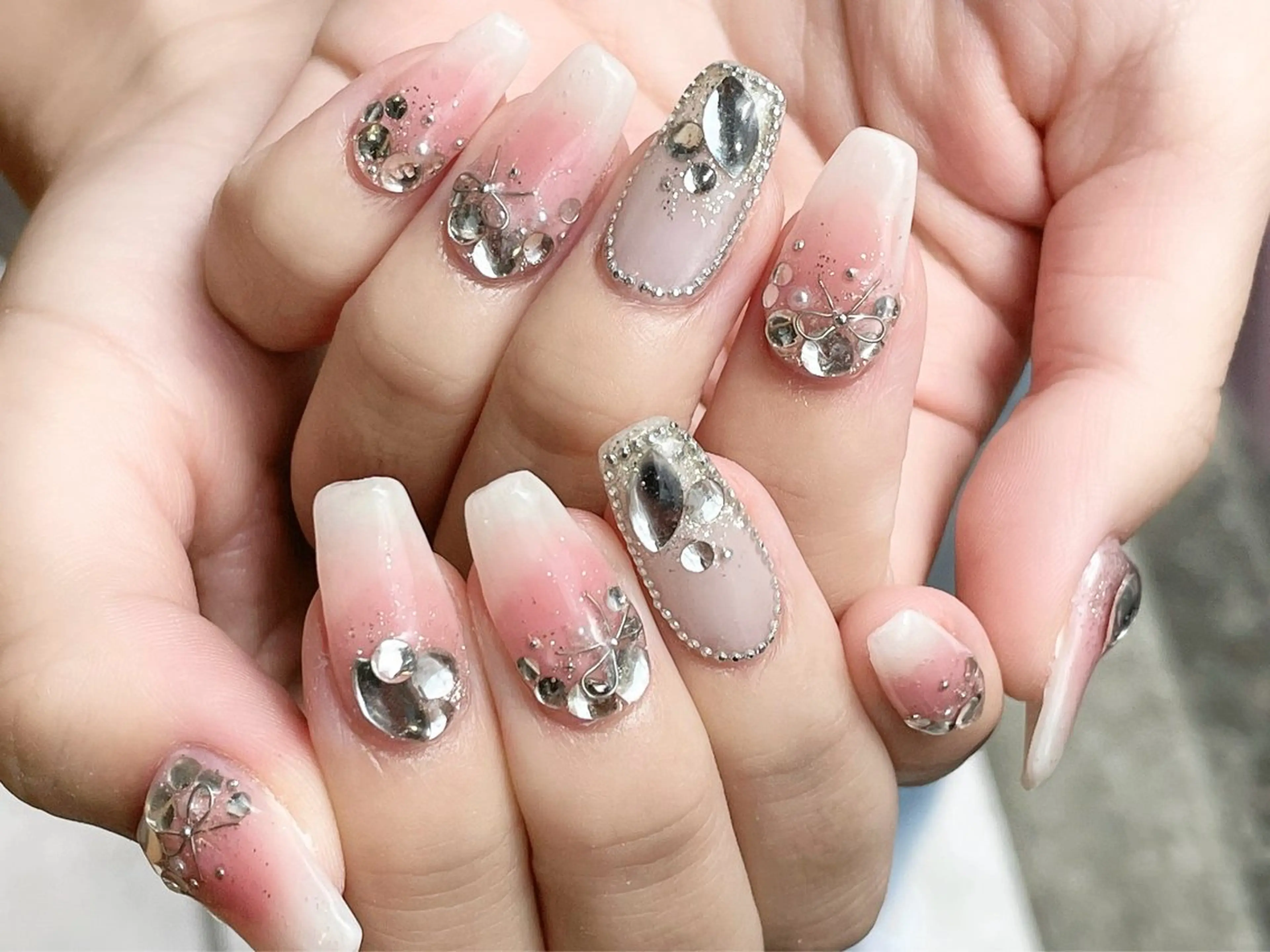 ネイル ハンドネイル Nest 三田のマツエク・マツパデザイン