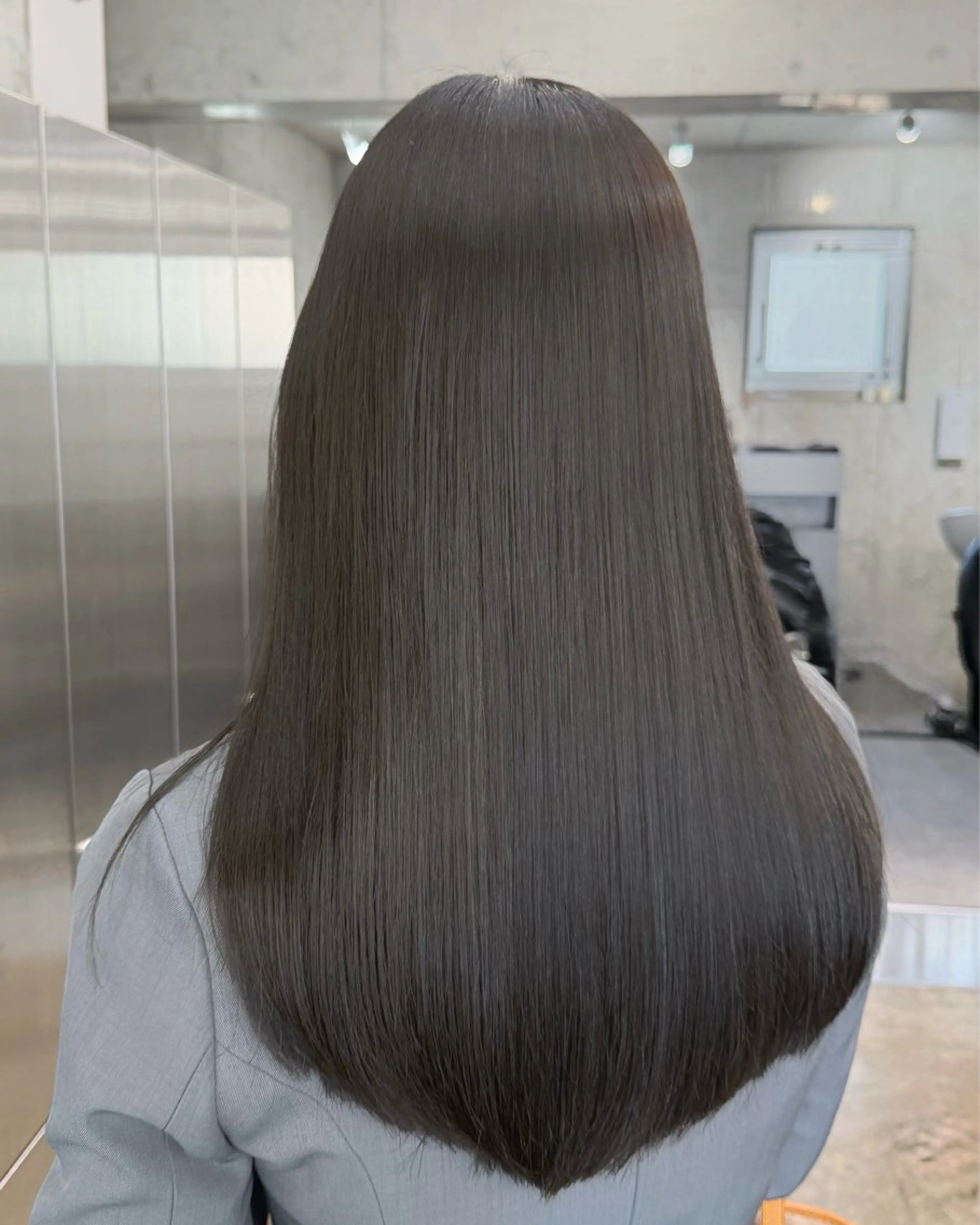 ロング カラー グレージュ アイスグレージュ カット ヘアカラー トリートメント 高橋大樹/グレージュ 透明感/髪質改善のヘアスタイル