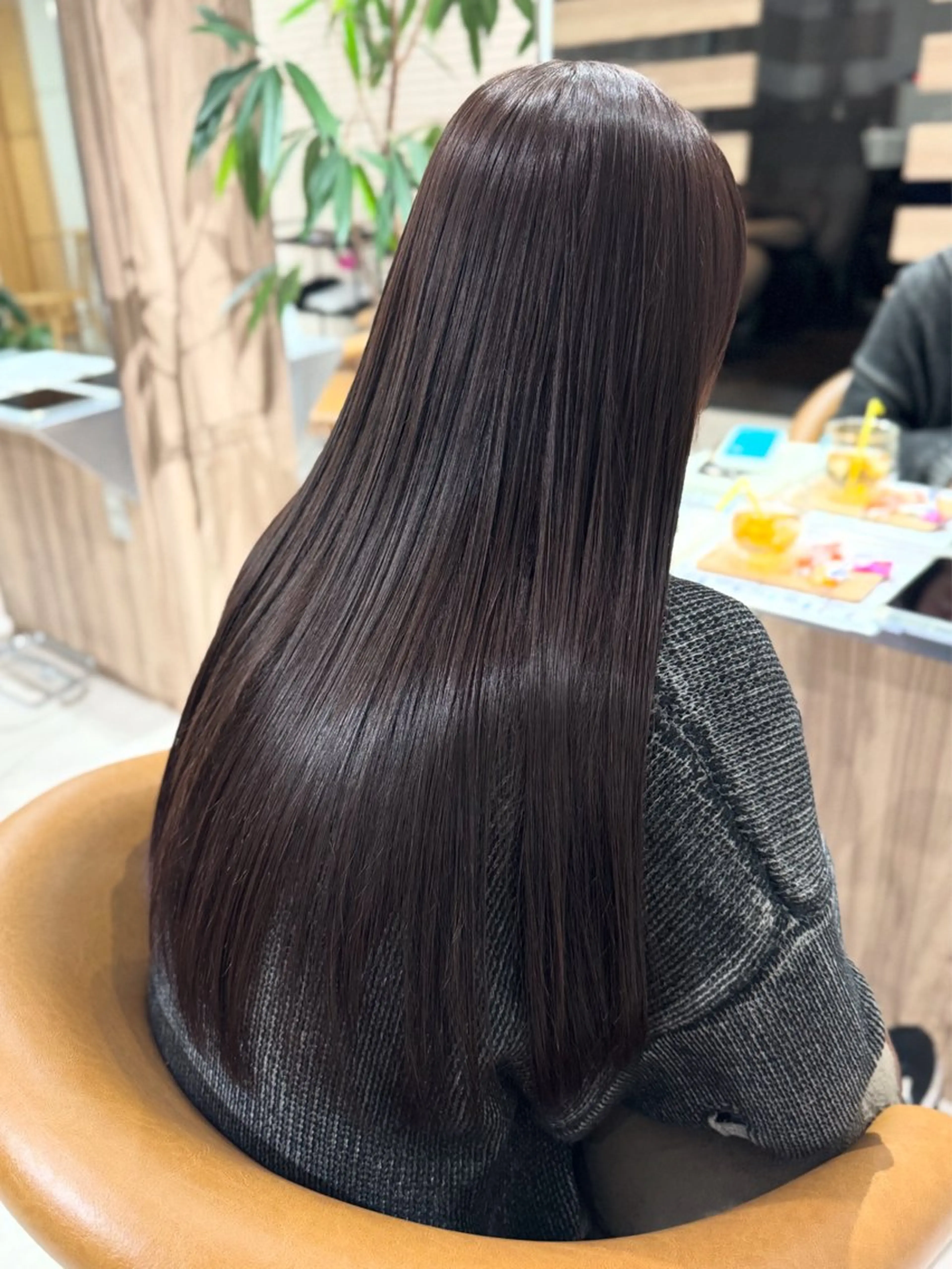 ロング カラー ヘアアレンジ ブラウンカラー チョコレートブラウン カット ヘアカラー トリートメント イメチェンレイヤー/ 縮毛矯正/菅野恭平のヘアスタイル
