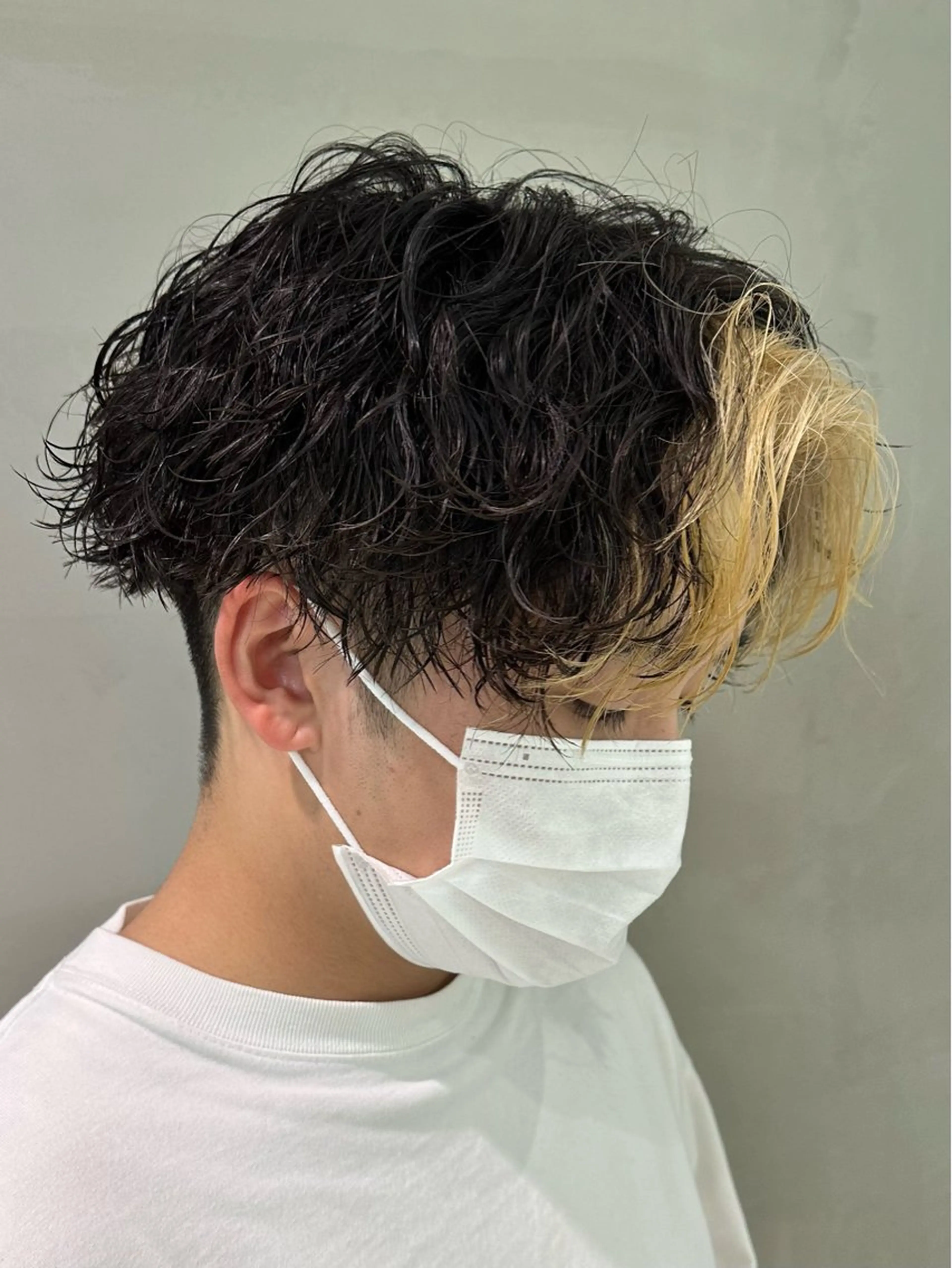 ミディアム パーマ メンズ ミディアムパーマ マッシュ メンズパーマ ツイストスパイラルパーマ 波巻きパーマ カット ヘアカラー パーマ fifth 天神大名所属・天神大名メンズパーマ メンズショートのヘアスタイル