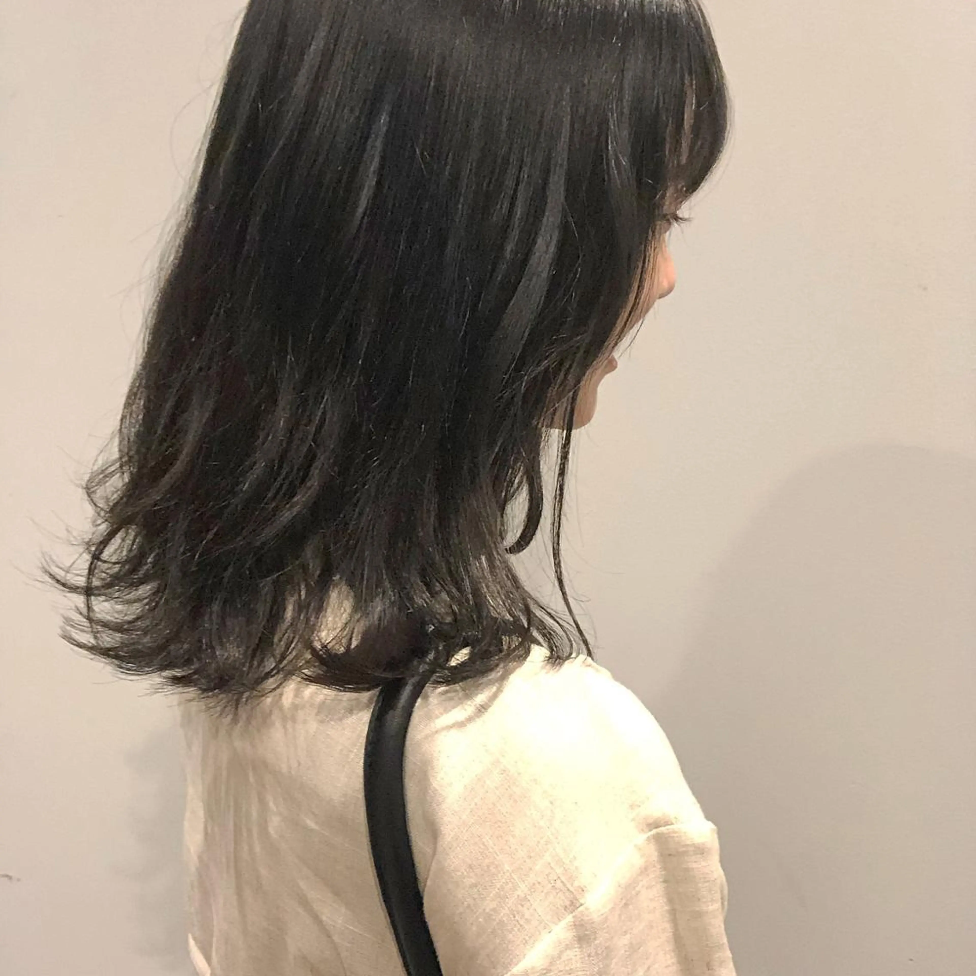 セミロング カラー hono/ボブ/ ハイトーン/ベージュのヘアスタイル