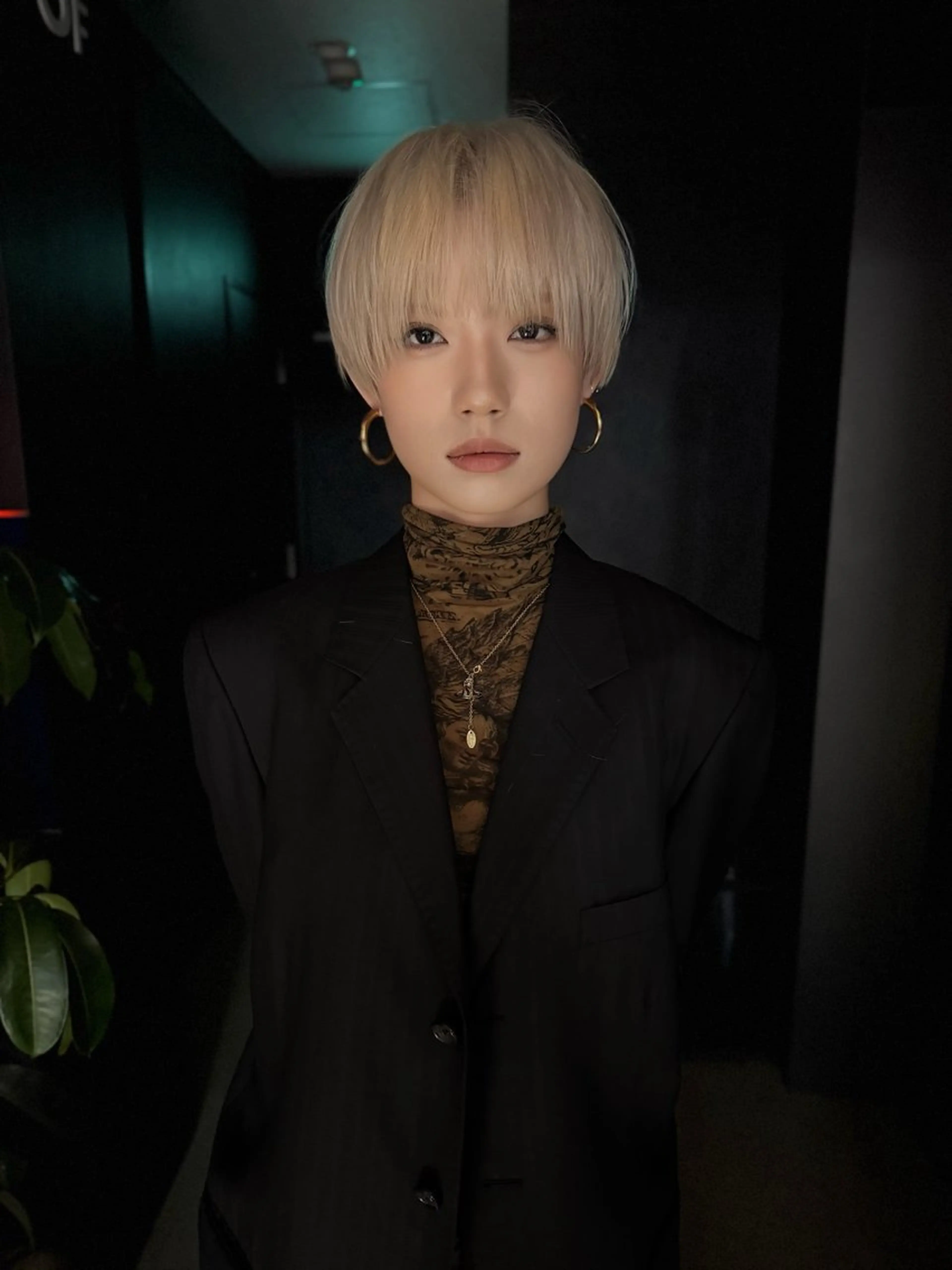 ショート ブリーチ特化酒井 竜也のヘアスタイル