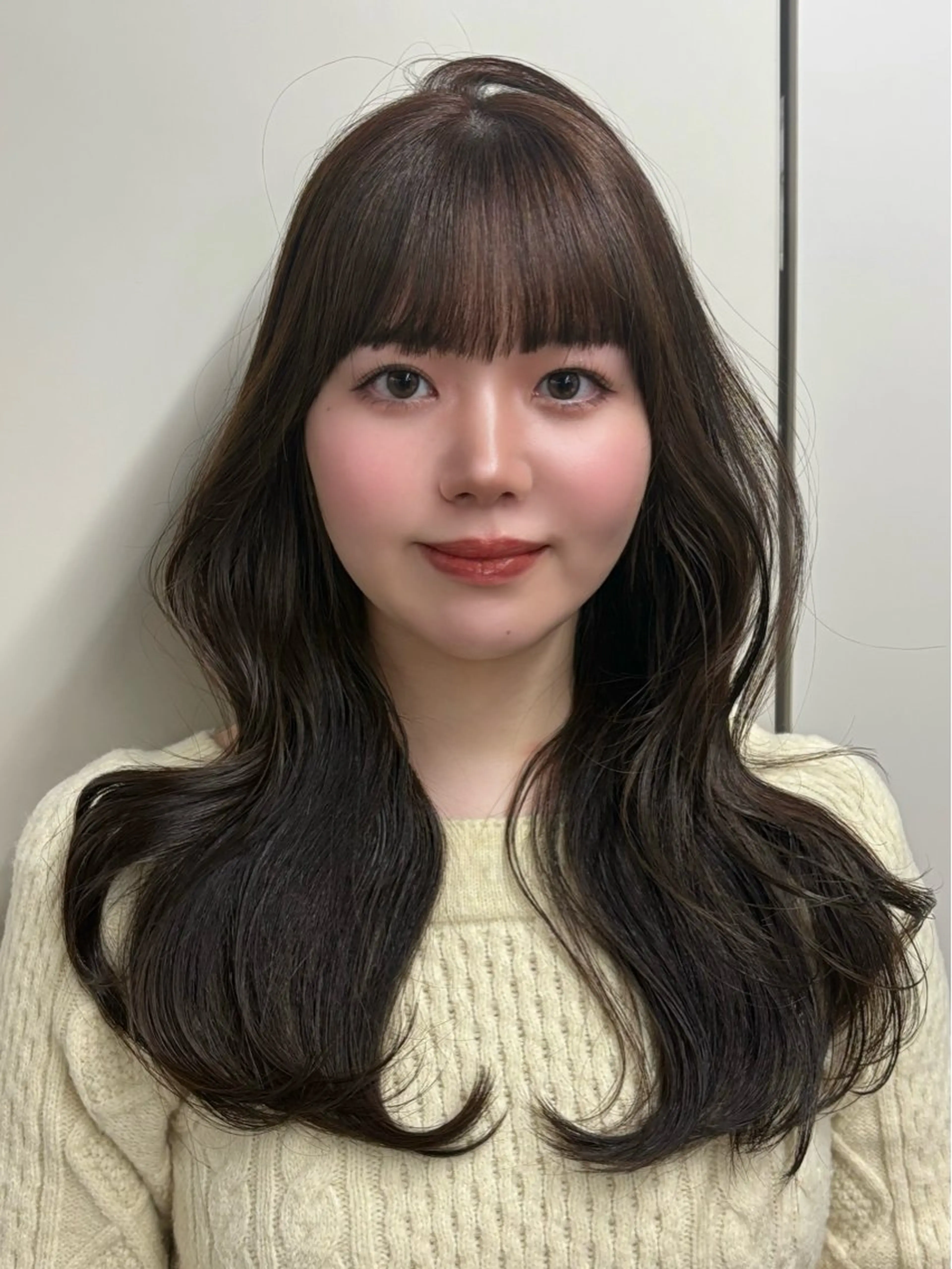 セミロング チョコレートブラウン くびれヘア 卒業式のヘアスタイル 学生 韓国風ヘア SeiRa☪️ 艶髪 / 透明感のヘアスタイル