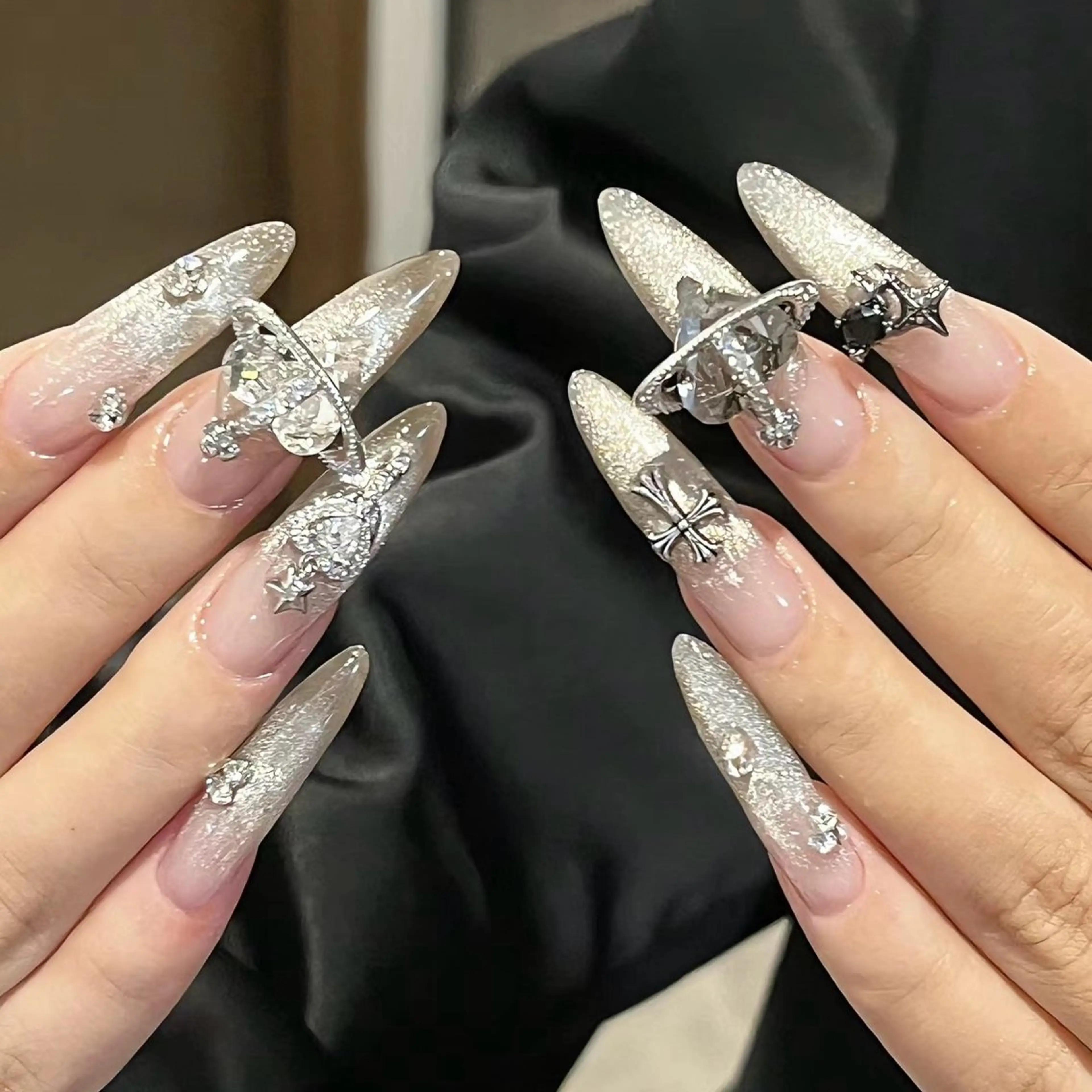 ネイル 新宿YISInail スカルプ専門店のネイルデザイン