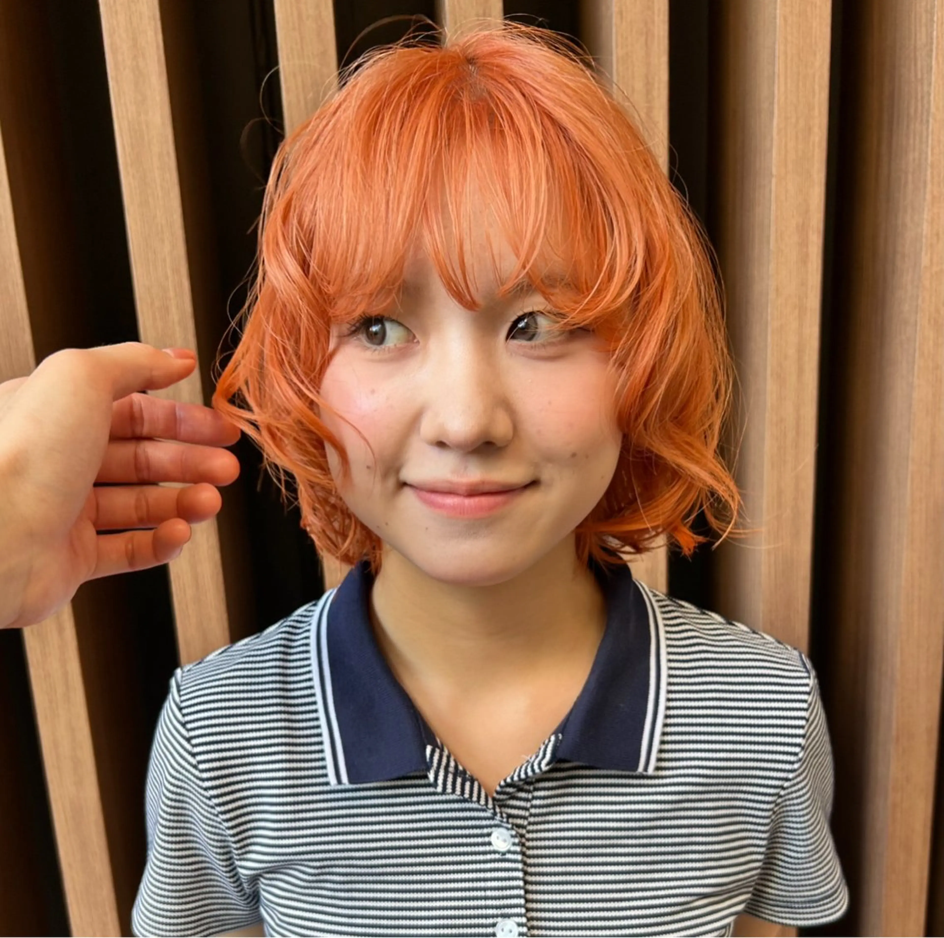 ショート カラー オレンジ カット ヘアカラー トリートメント ハイトーン/ブリーチ 似合せカット/パーマのヘアスタイル