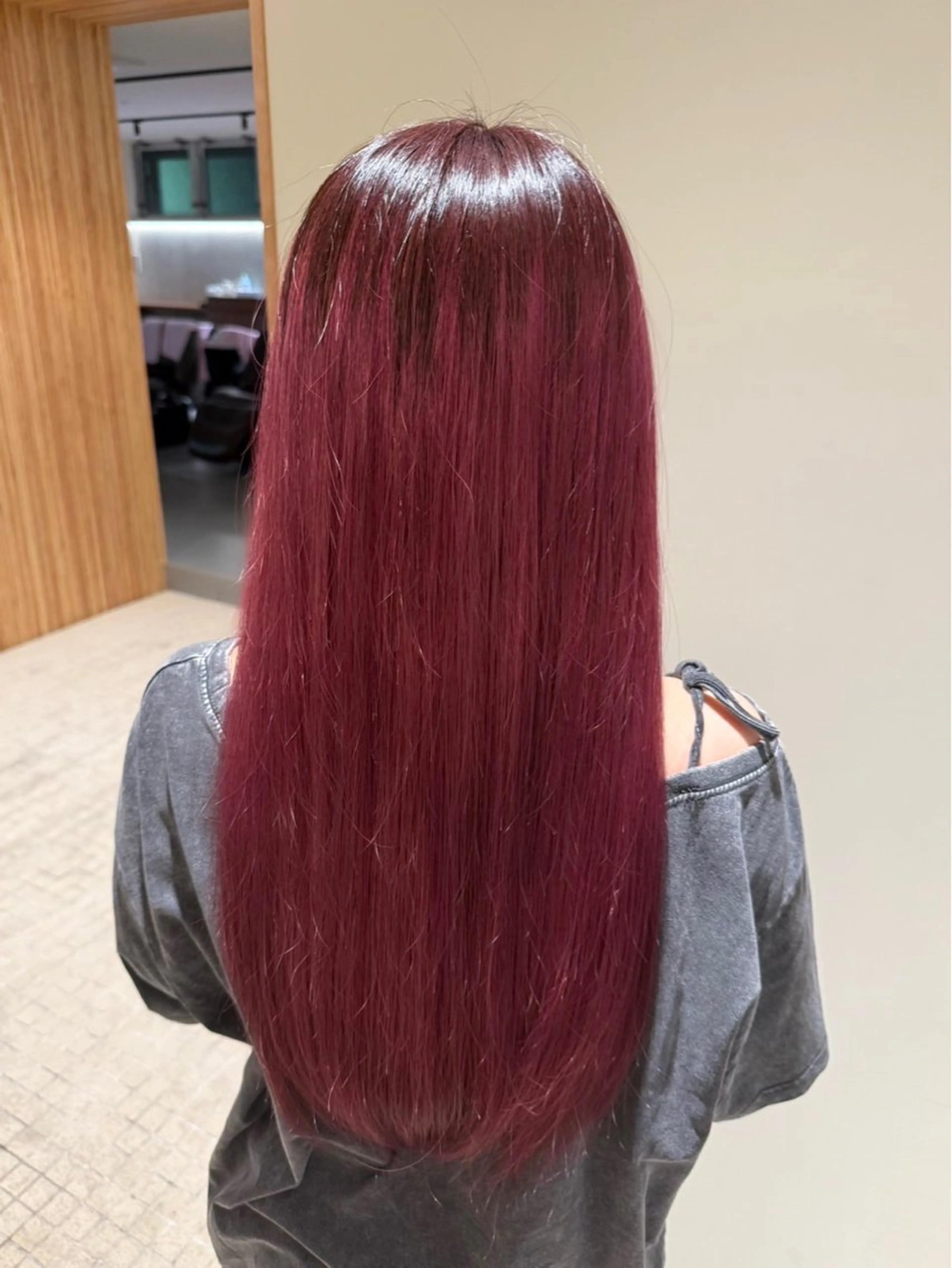 ロング カラー ブリーチ レッドカラー ロング みうら しずく🪐のヘアスタイル