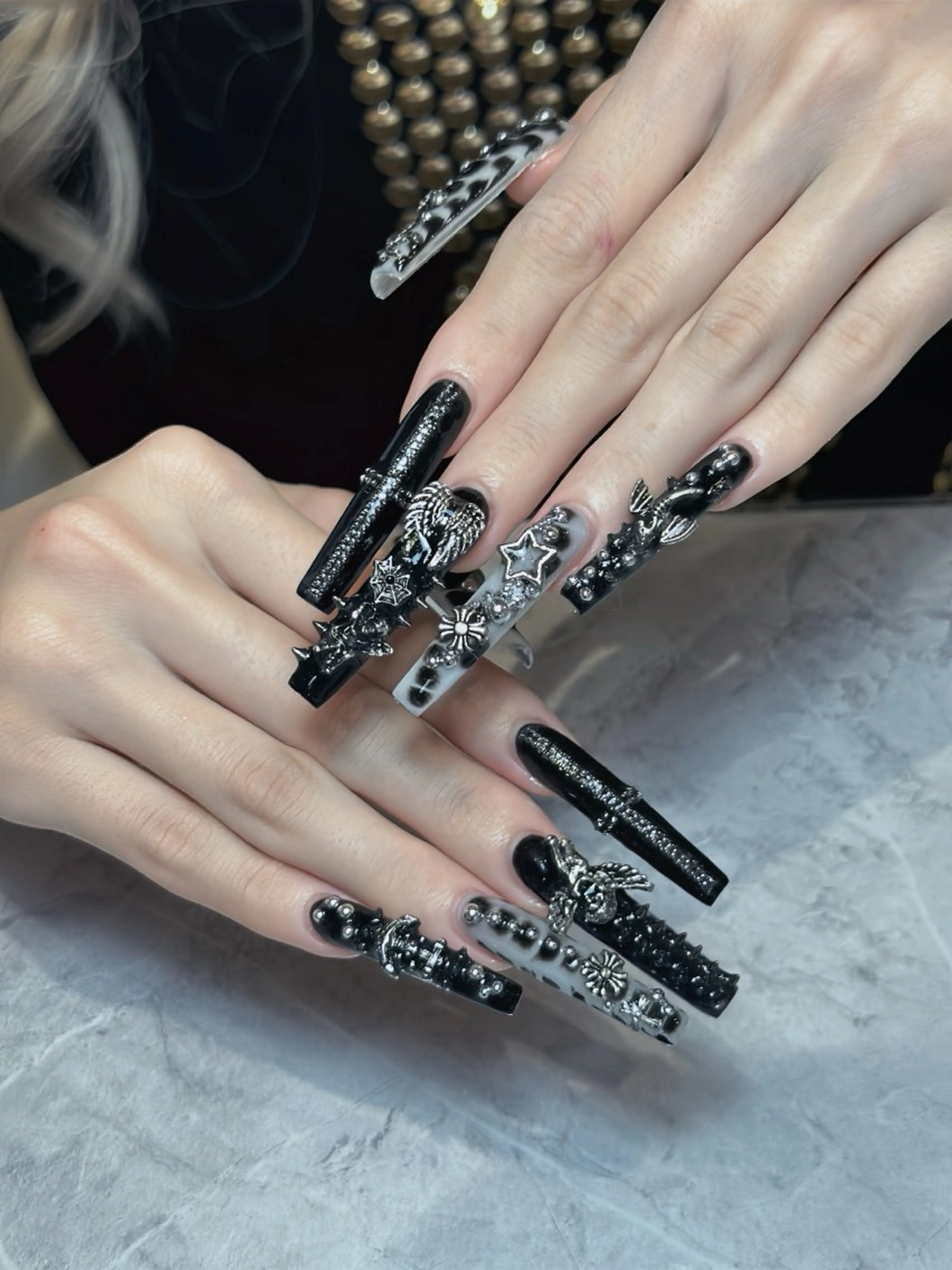 ネイル チークネイル ドット フレンチネイル グラデーション ハート ハンドネイル ハンドケア Eli Nails 新宿のネイルデザイン