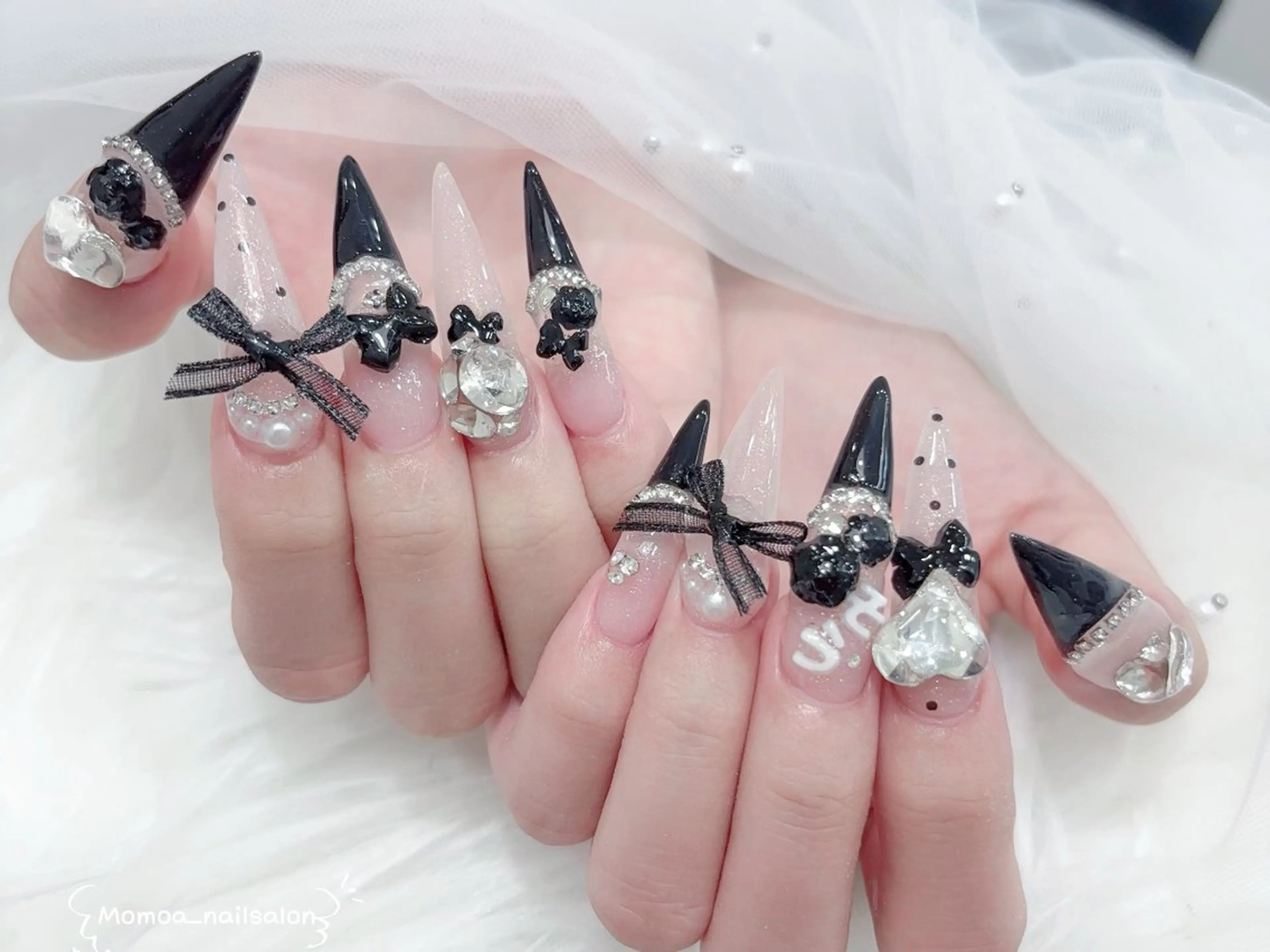 ネイル キラキラネイル 韓国ネイル スカルプネイル ハンドネイル MoMoA Nail ネイル長さ出し専門店のネイルデザイン