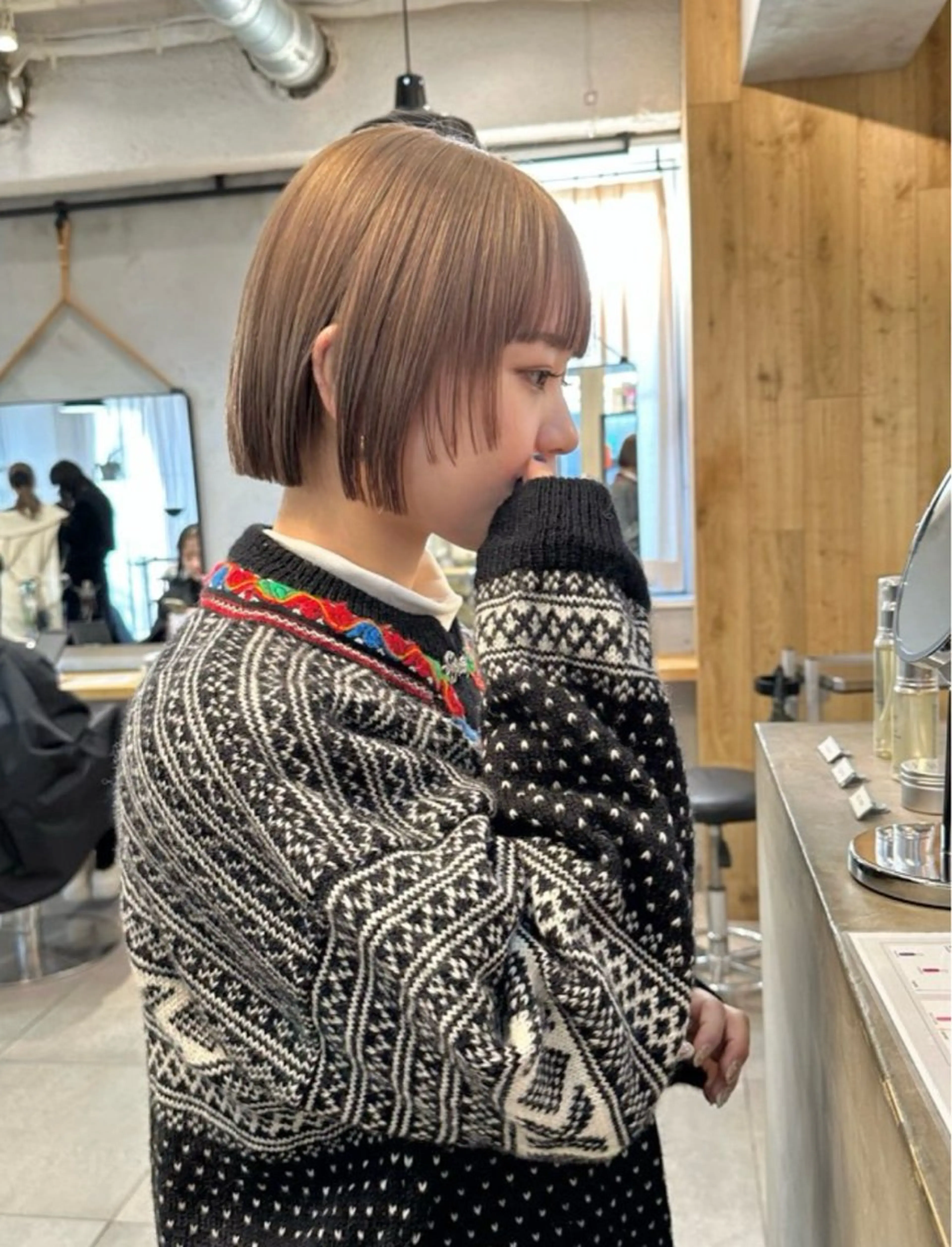 ショート カラー ブリーチ ハイトーンカラー ブリーチなしカラー ボブ カット ヘアカラー トリートメント REINA☁️透明感 カラー/ぷつっと♡のヘアスタイル