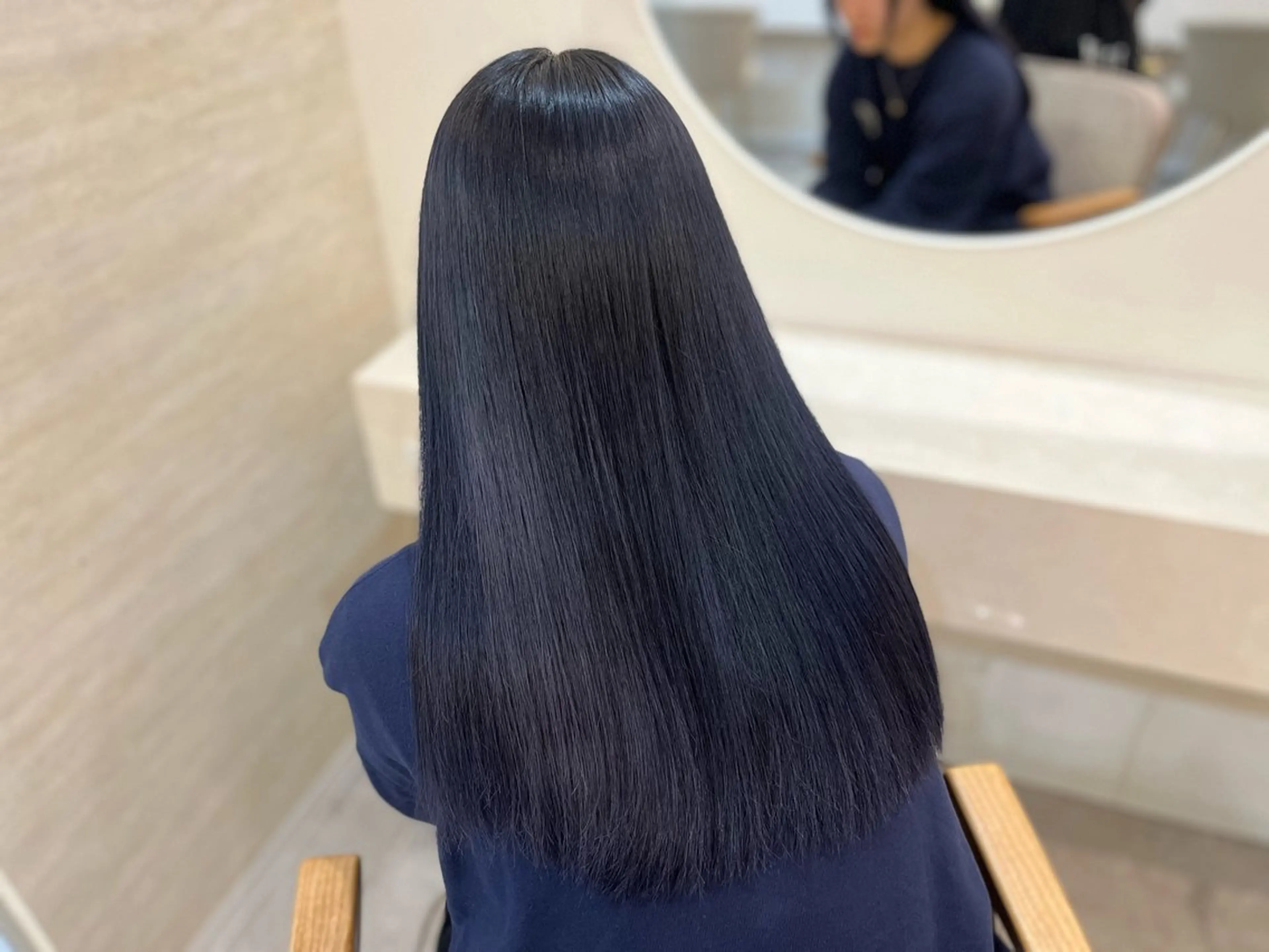 ロング カラー ブリーチ ブルーカラー ブルーグレー ブルーグレージュ グレージュ ヘアカラー トリートメント 🦋Yui🦋透明感 /ベージュ/髪質改善のヘアスタイル