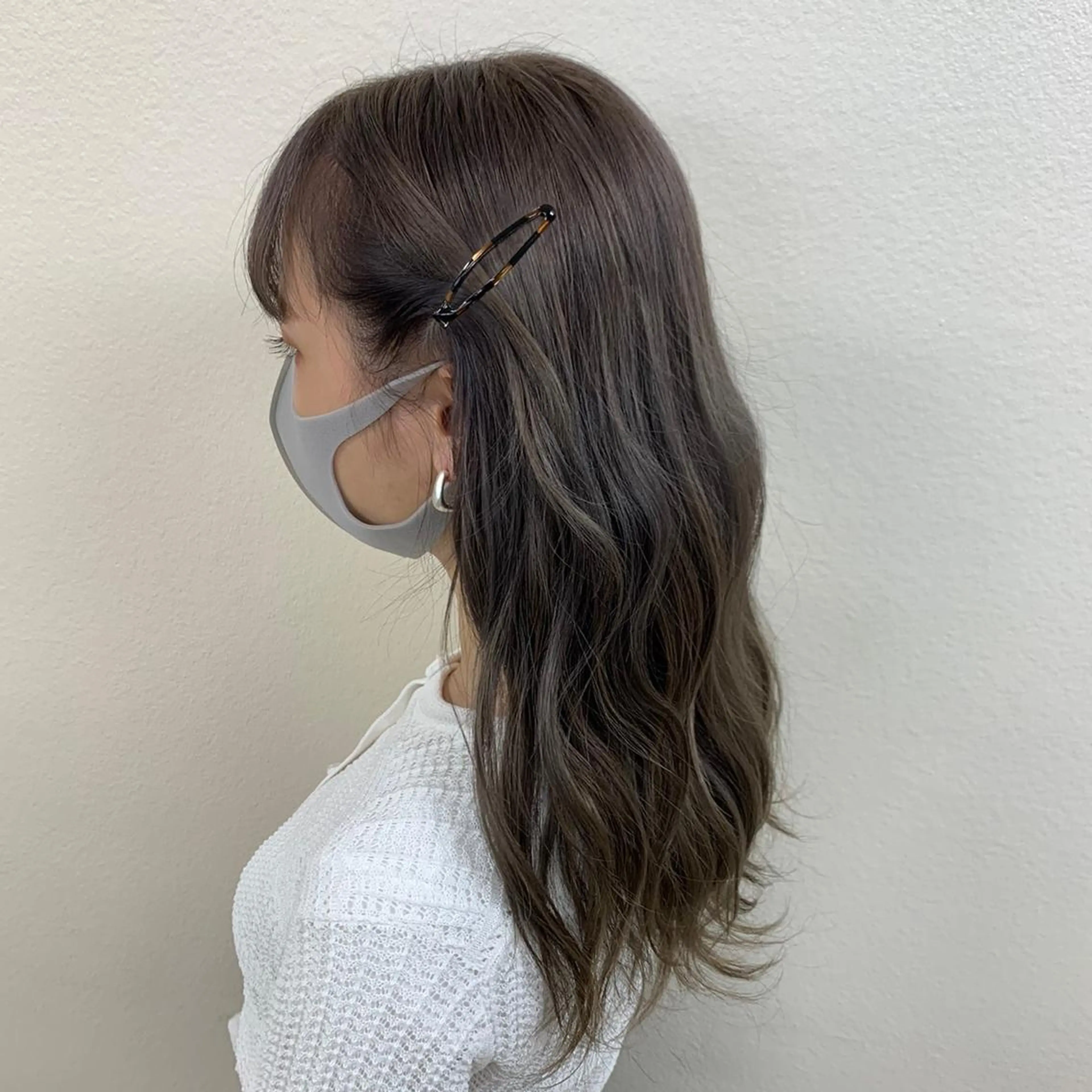 カラー アッシュ ベージュカラー 黒髪 ブリーチ ブラウンカラー MEI🎀垢抜けカラ ー🎀韓国styleのヘアスタイル