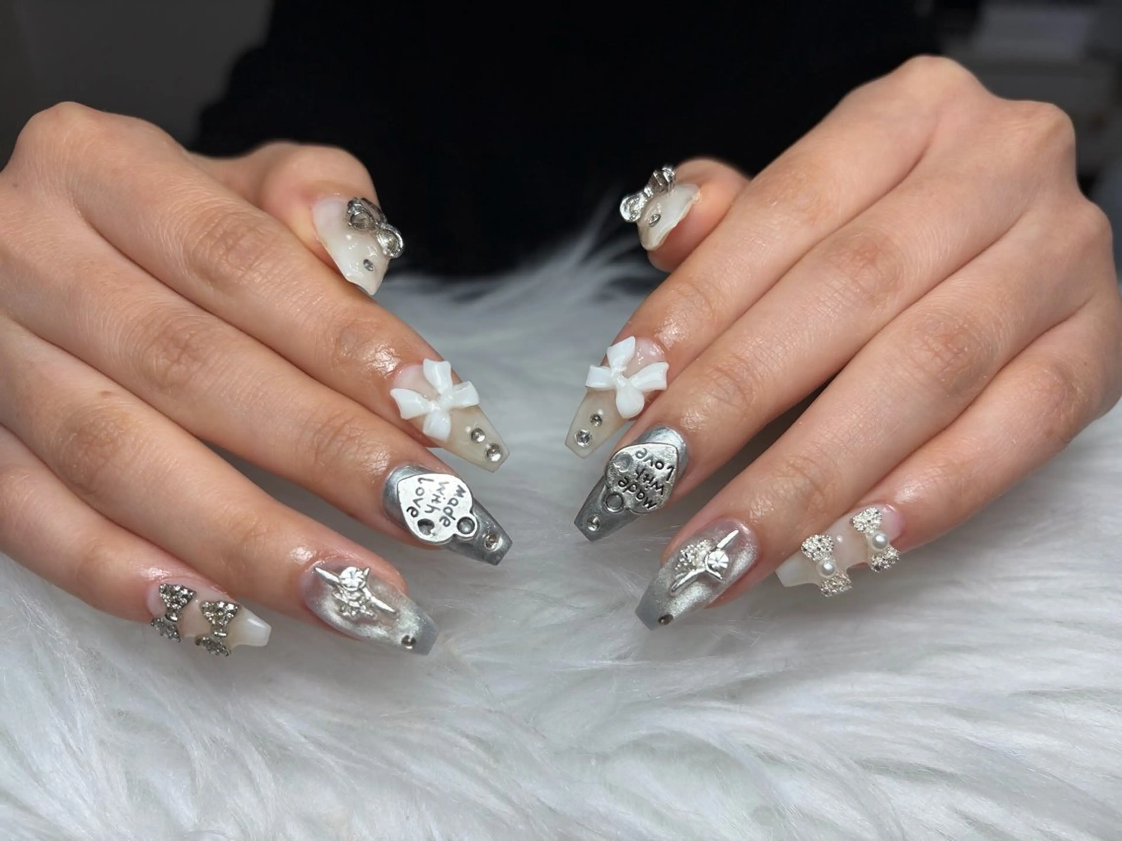 ネイル アートネイル 長さ出し ジェルネイル 韓国ネイル マグネットネイル ハンドネイル Cloudy Chan Nailのネイルデザイン