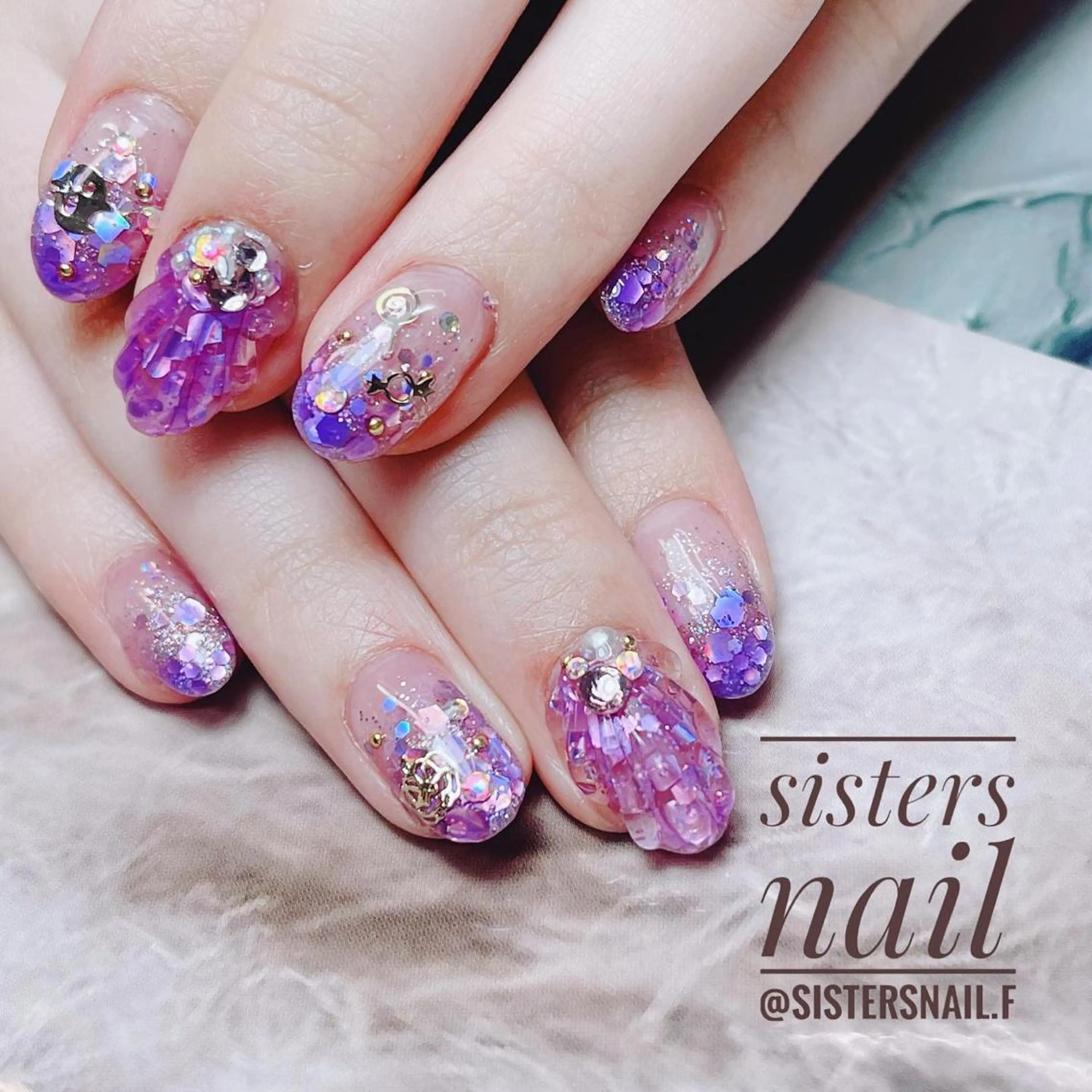 ネイル アートネイル ハロウィン ホログラムネイル キラキラネイル ピンク sisters nail.fのネイルデザイン