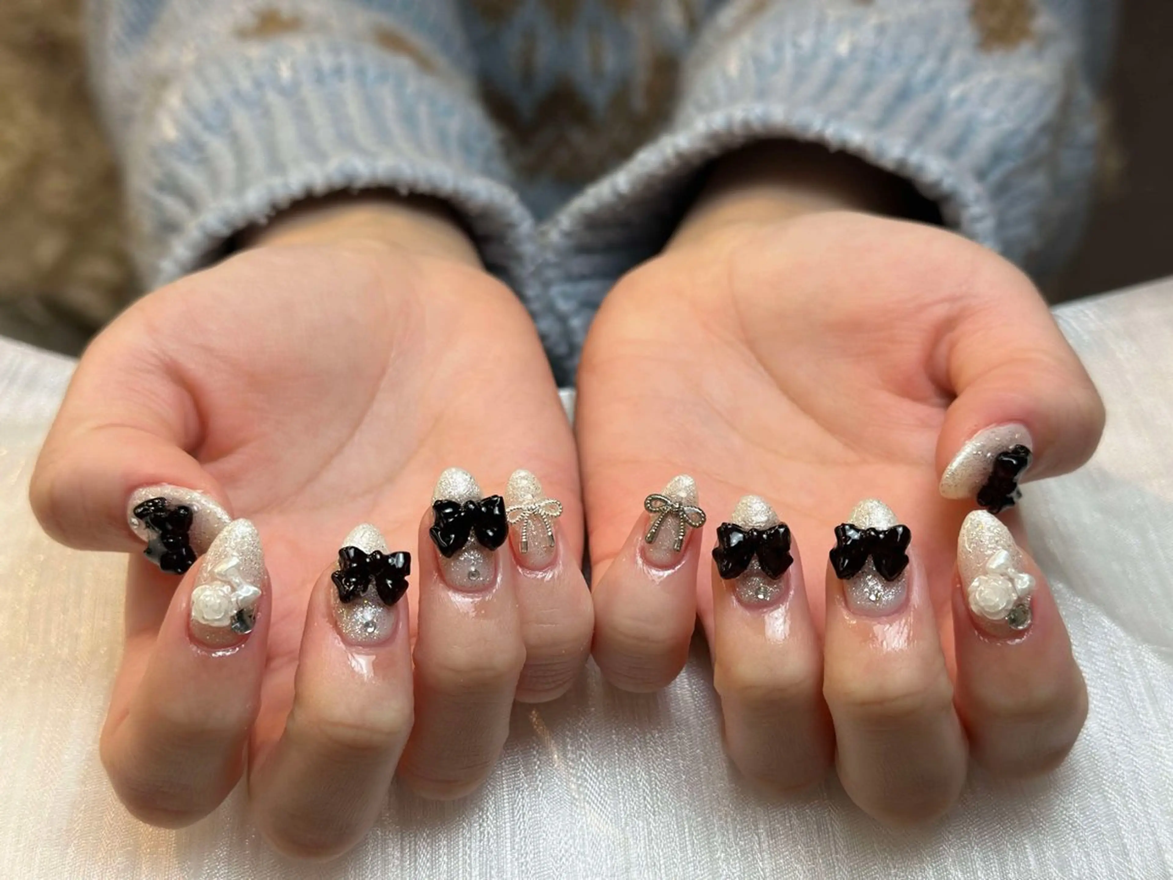 ネイル グラデーション キラキラネイル ワンカラーネイル 冬ネイル Jenn Nail Salonのネイルデザイン