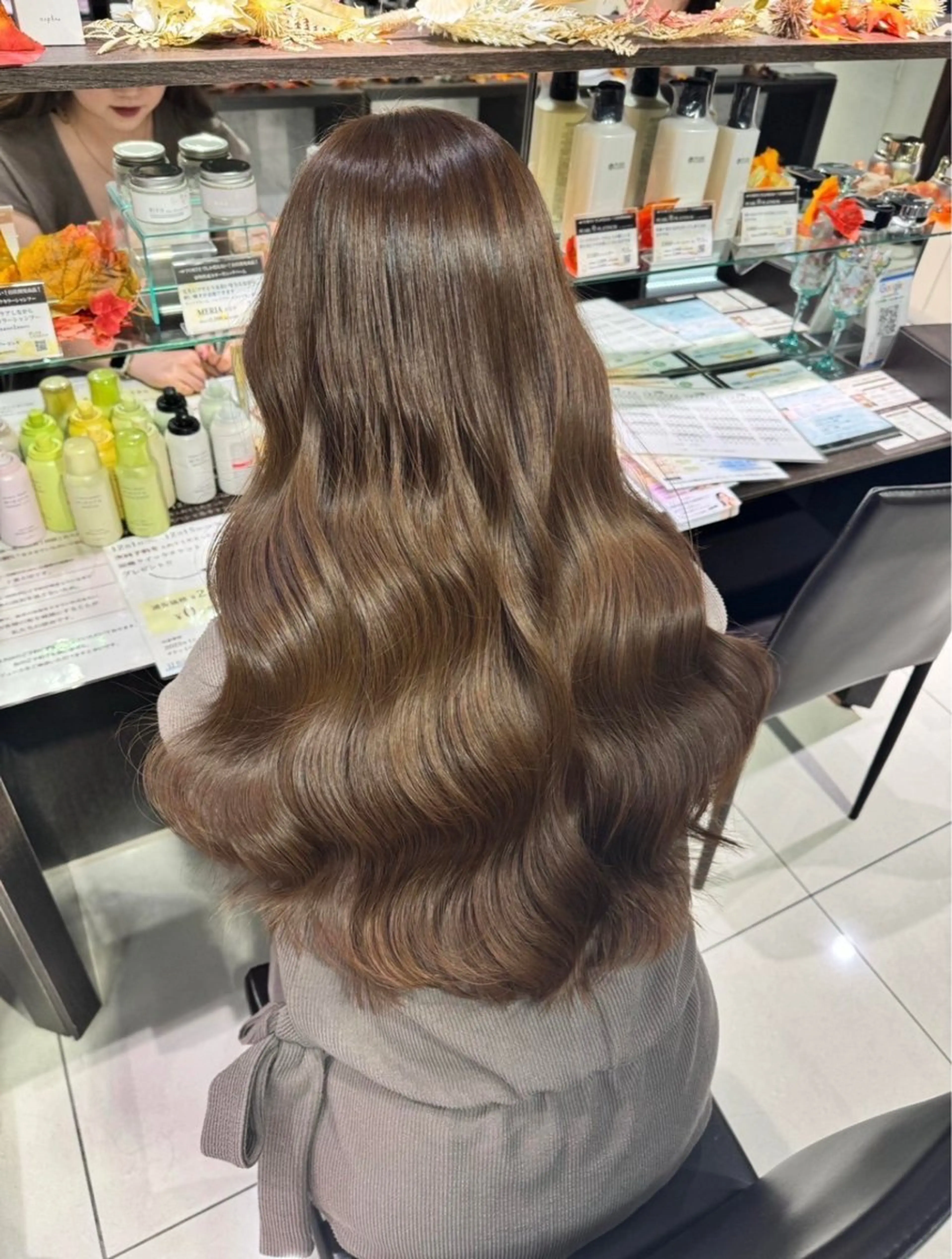 セミロング カラー ヘアカラー トリートメント 草薙メンズ縮毛矯正 💫緒方美柚のヘアスタイル