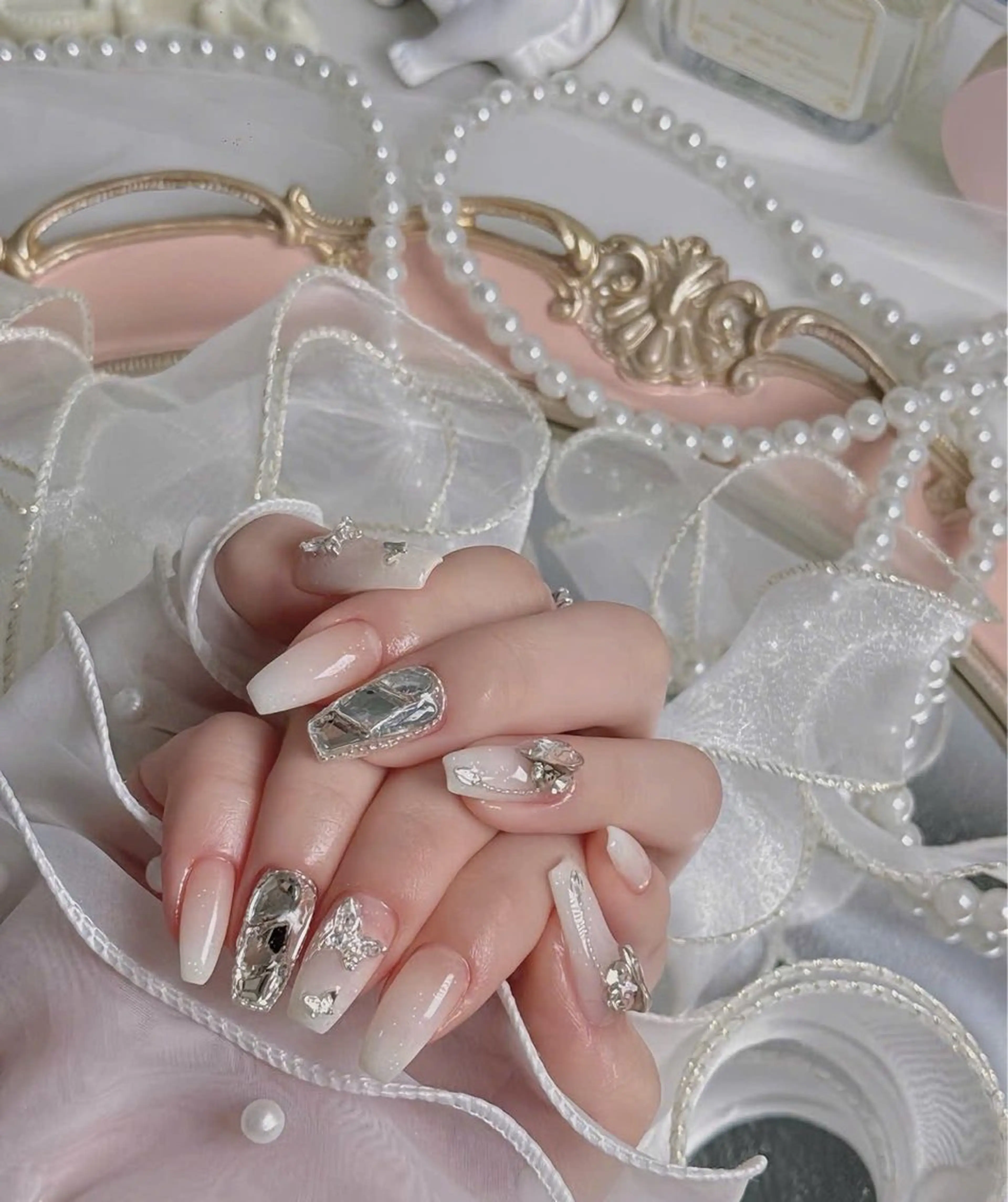 ネイル キラキラネイル マグネットネイル ぷっくりネイル 春ネイル ワンホンネイル ハンドネイル Candy Nailのネイルデザイン