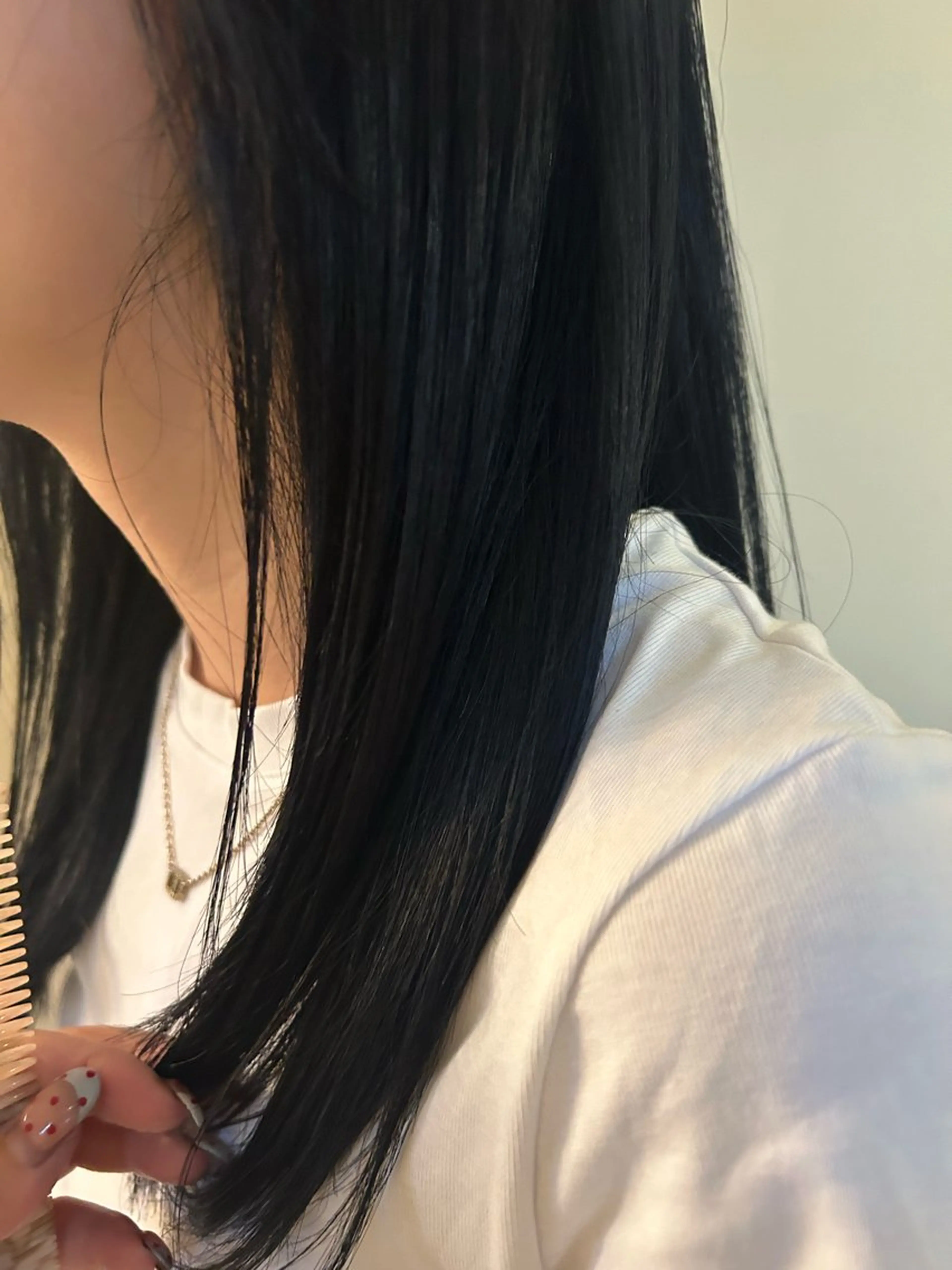 ロング カラー 黒髪 ブリーチ ブルーカラー ブルーブラック 透明感カラー swag所属・豊橋/オリーブ系/ 暖色系/さらのヘアスタイル