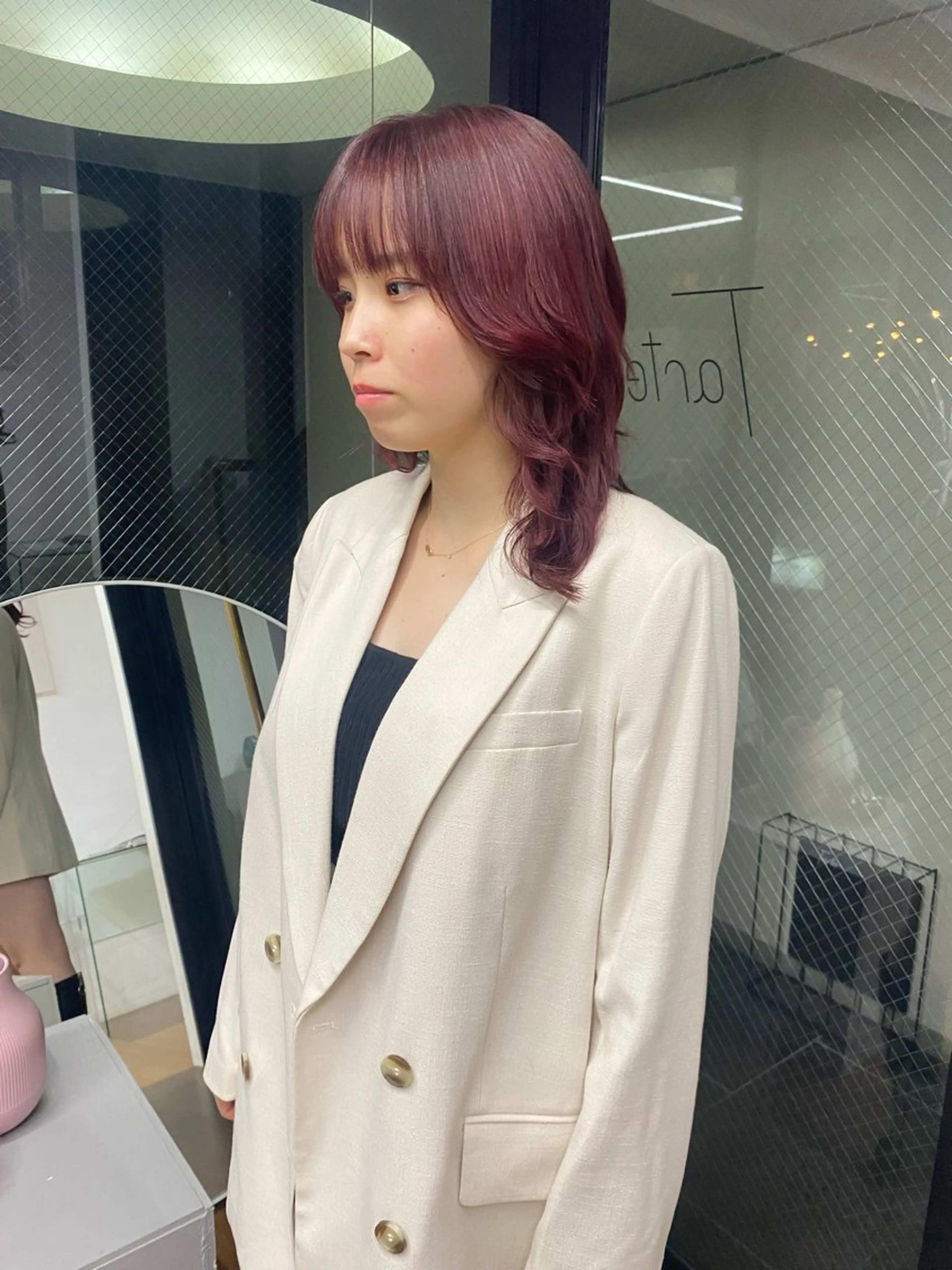 ロング カラー ボルドーカラー 柔らかストレートと ツヤカラー/和田陽向のヘアスタイル