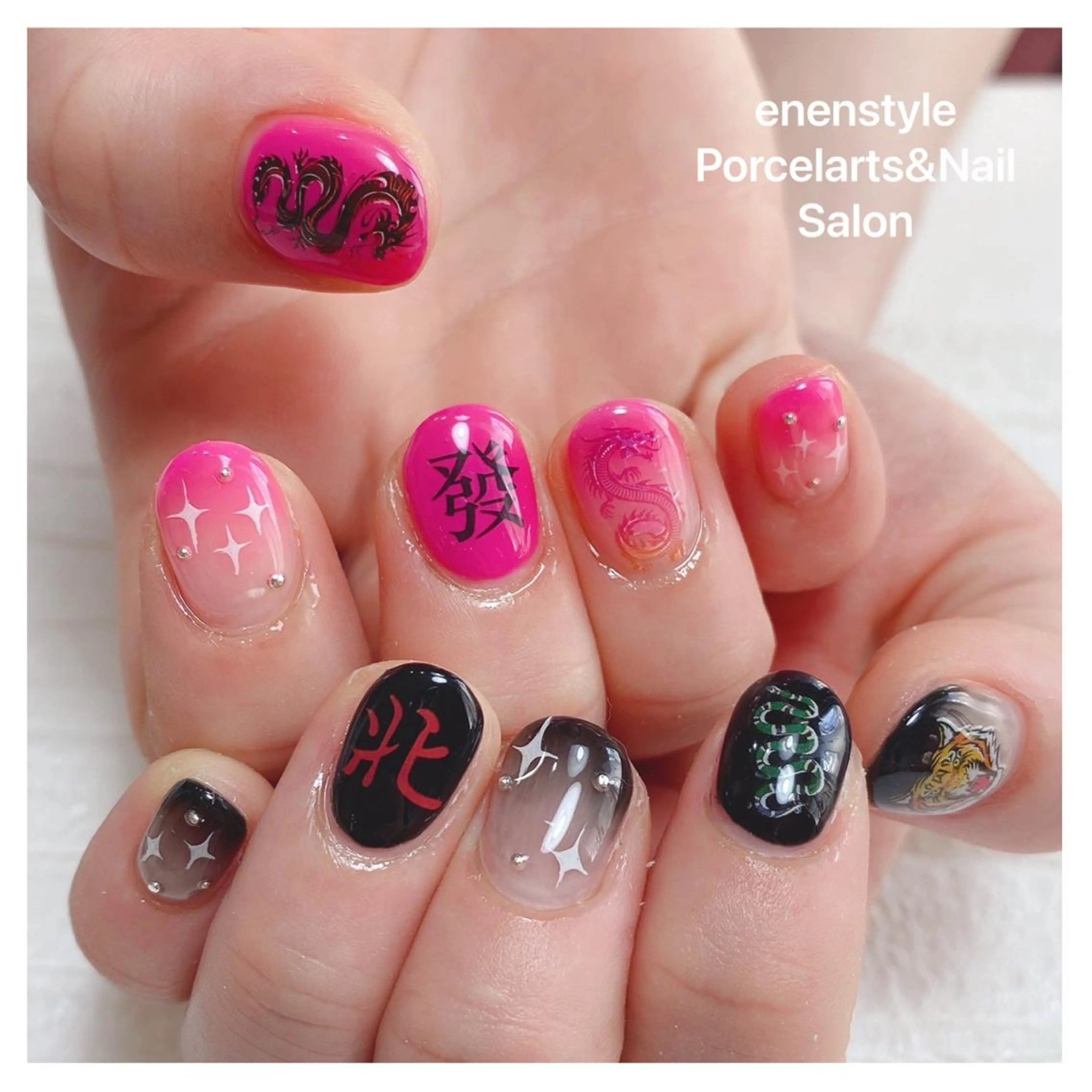 ショート ネイル 👑enen style👑のネイルデザイン