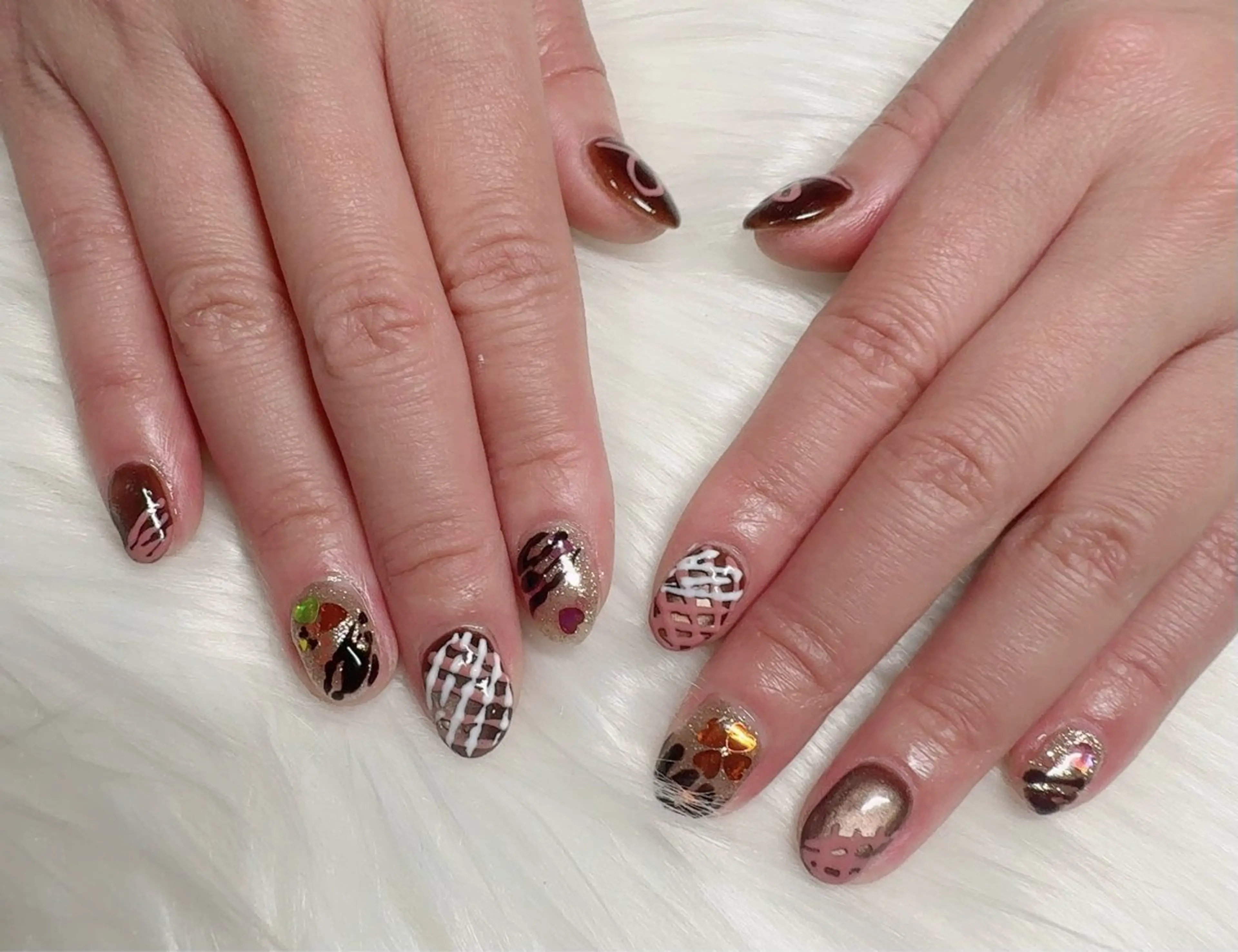 ネイル バレンタイン ハッピーネイル 蘭のネイルデザイン