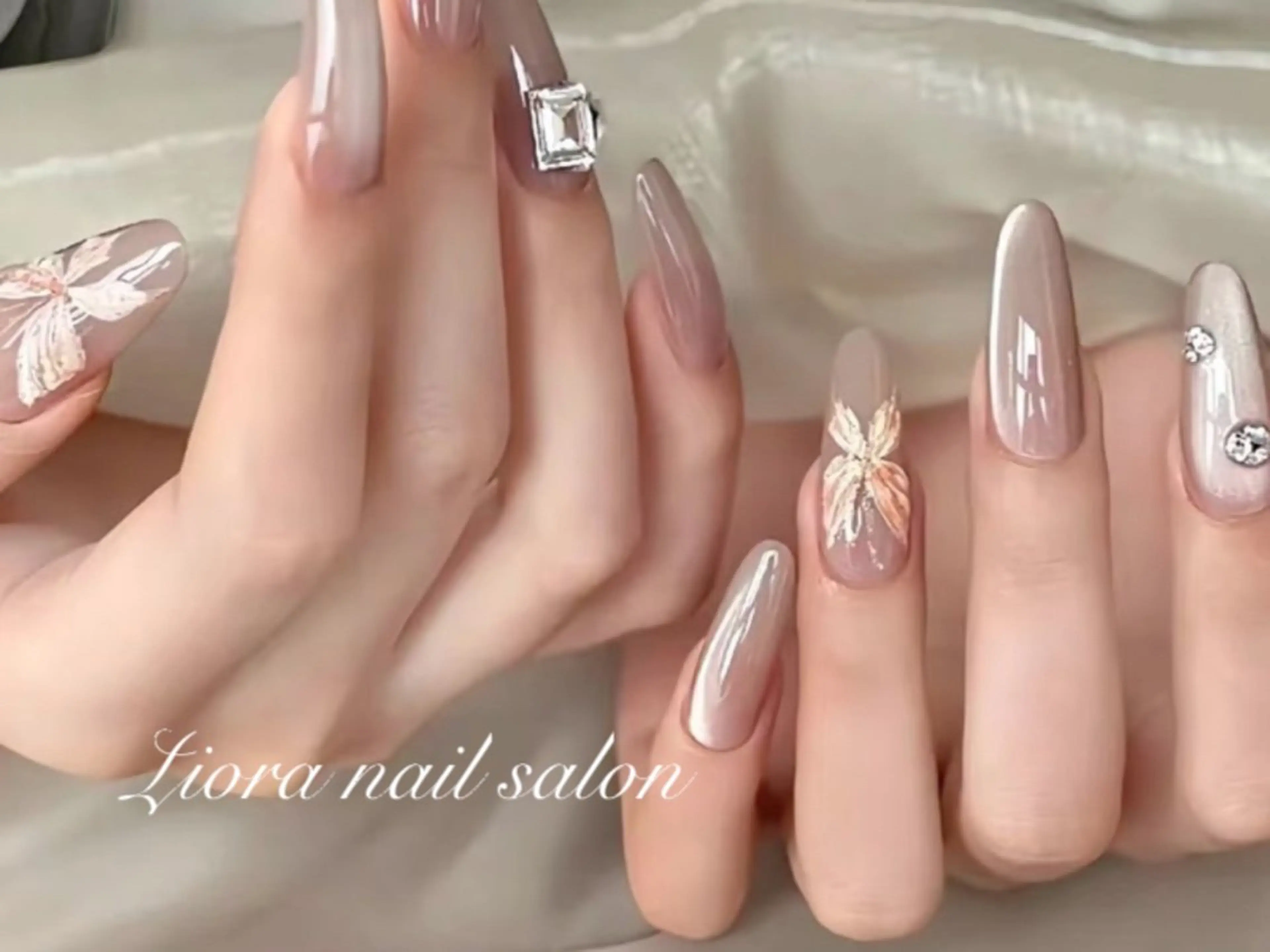 ネイル アートネイル フレンチネイル ジェルネイル ガーリー グラデーション ハンドネイル Liora nail スカルプ専門店のネイルデザイン