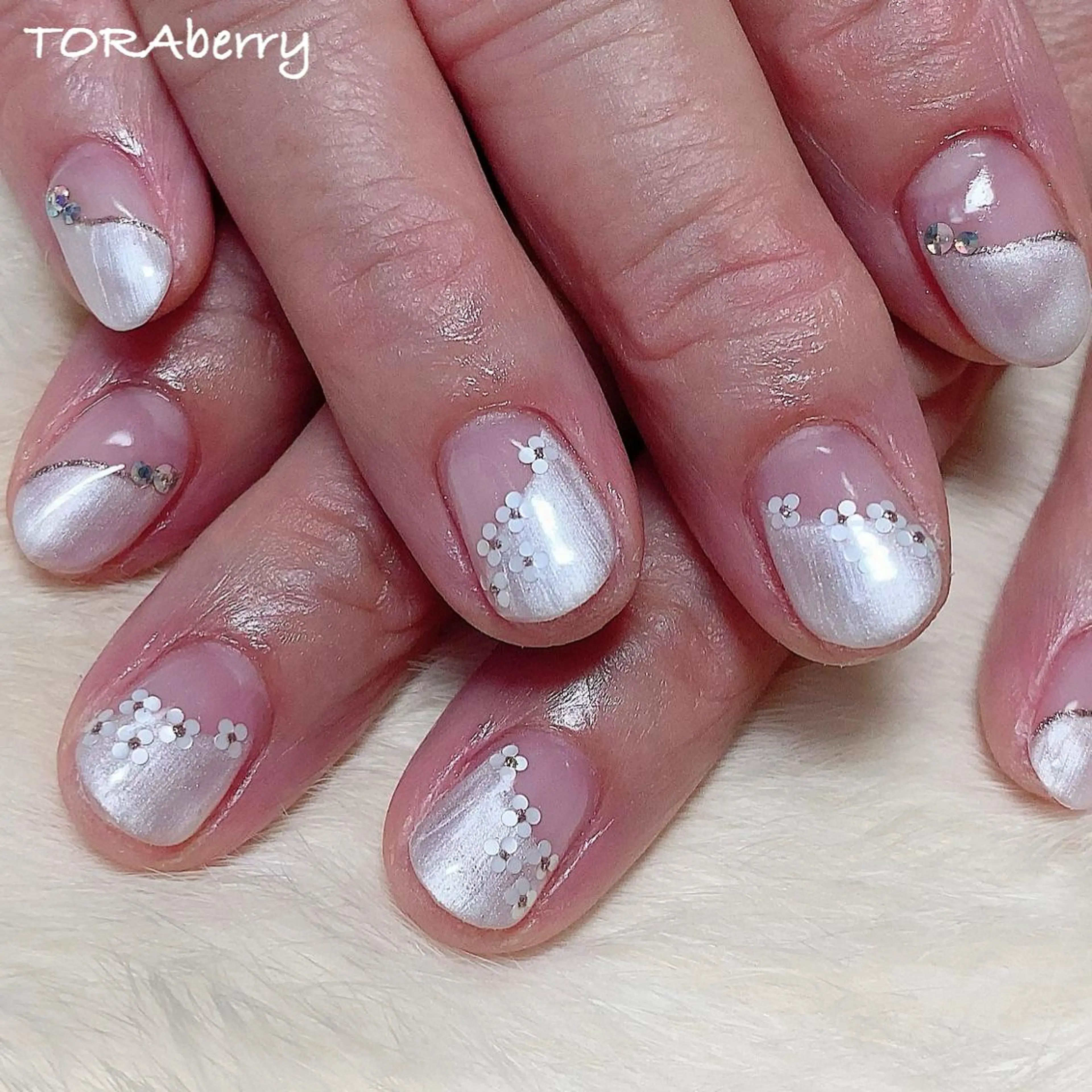 ネイル フレンチネイル 斜めフレンチ ハンドネイル ネイリスト なつみのネイルデザイン