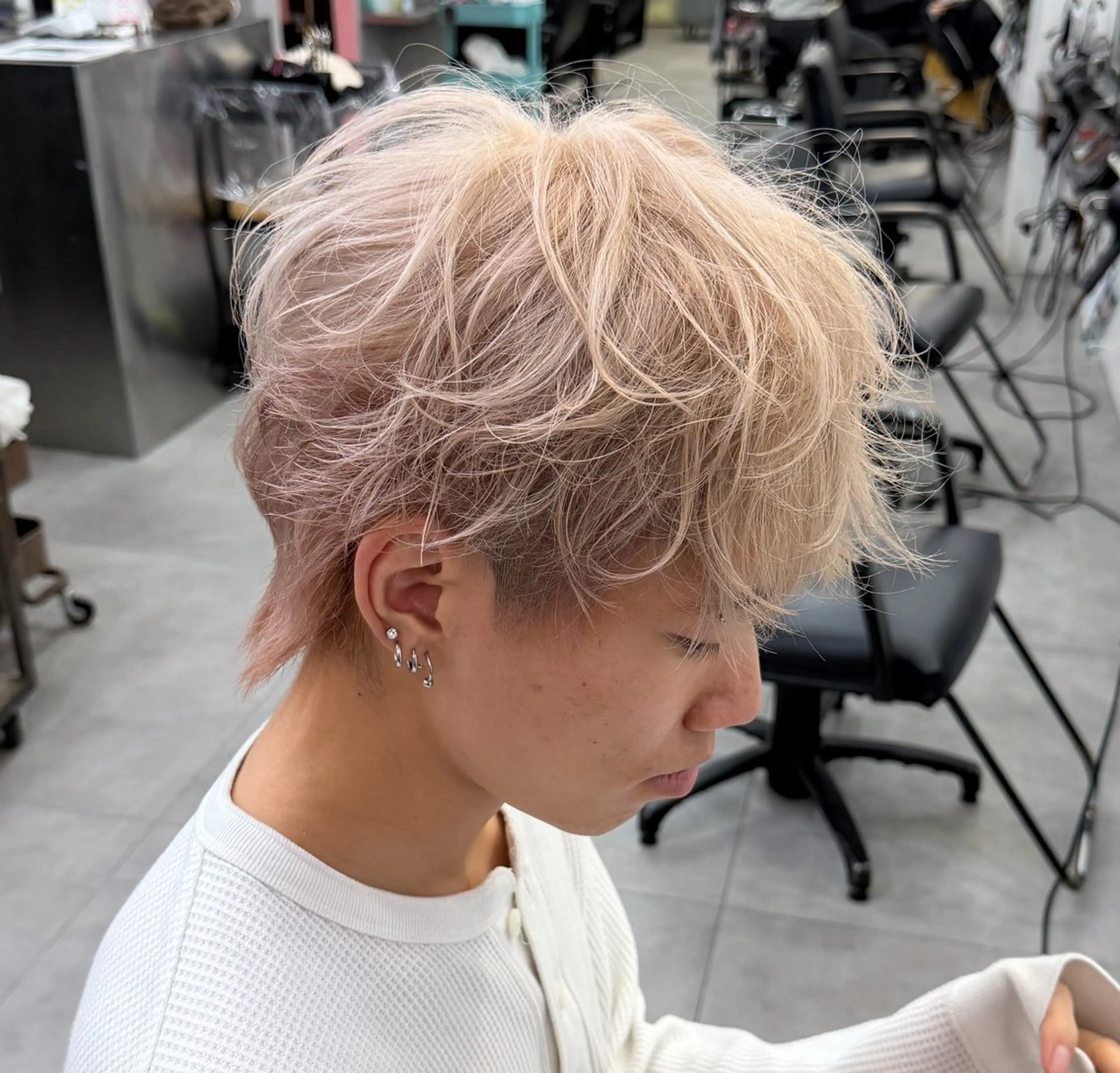 カラー メンズ メンズハイトーン ブラウンカラー デザインカラー ハイトーンカラー ピンクカラー 蔭山 幸奈のヘアスタイル