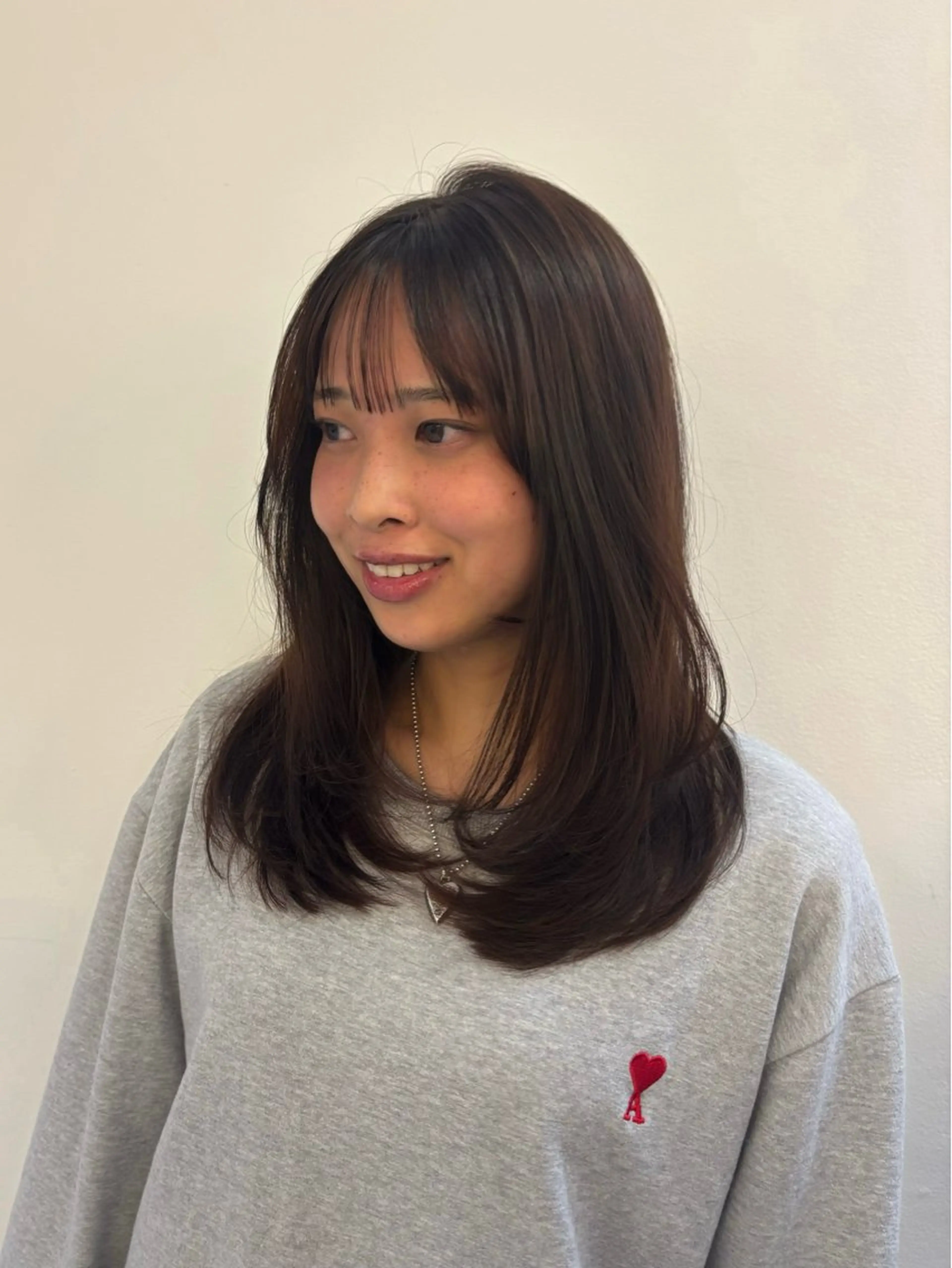 ロング 津上 恵美のヘアスタイル