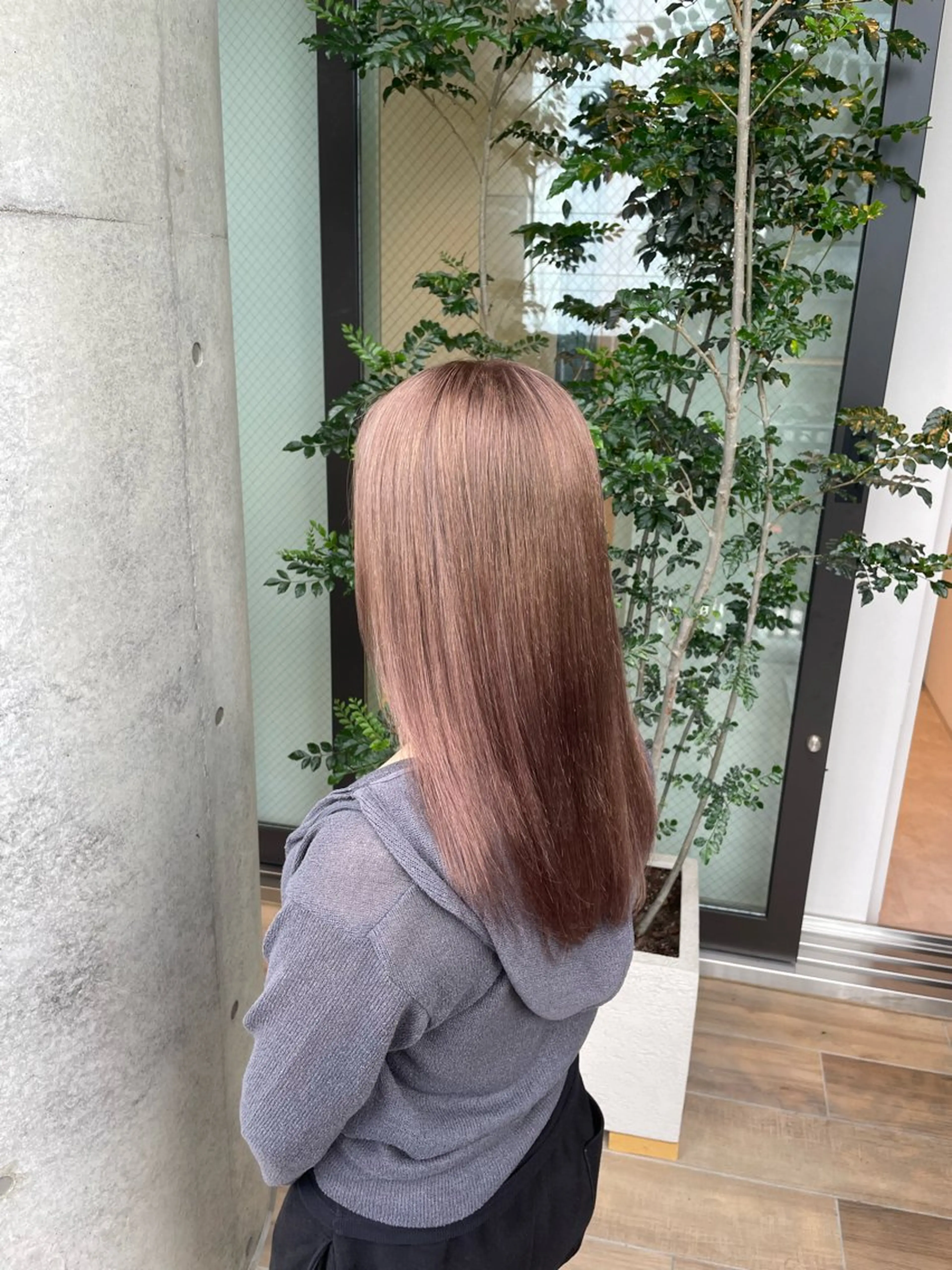 ミディアム カラー ベージュカラー ブリーチ ピンクカラー ピンクベージュ 脱白髪染め白髪ぼかし TERA(寺崎)のヘアスタイル