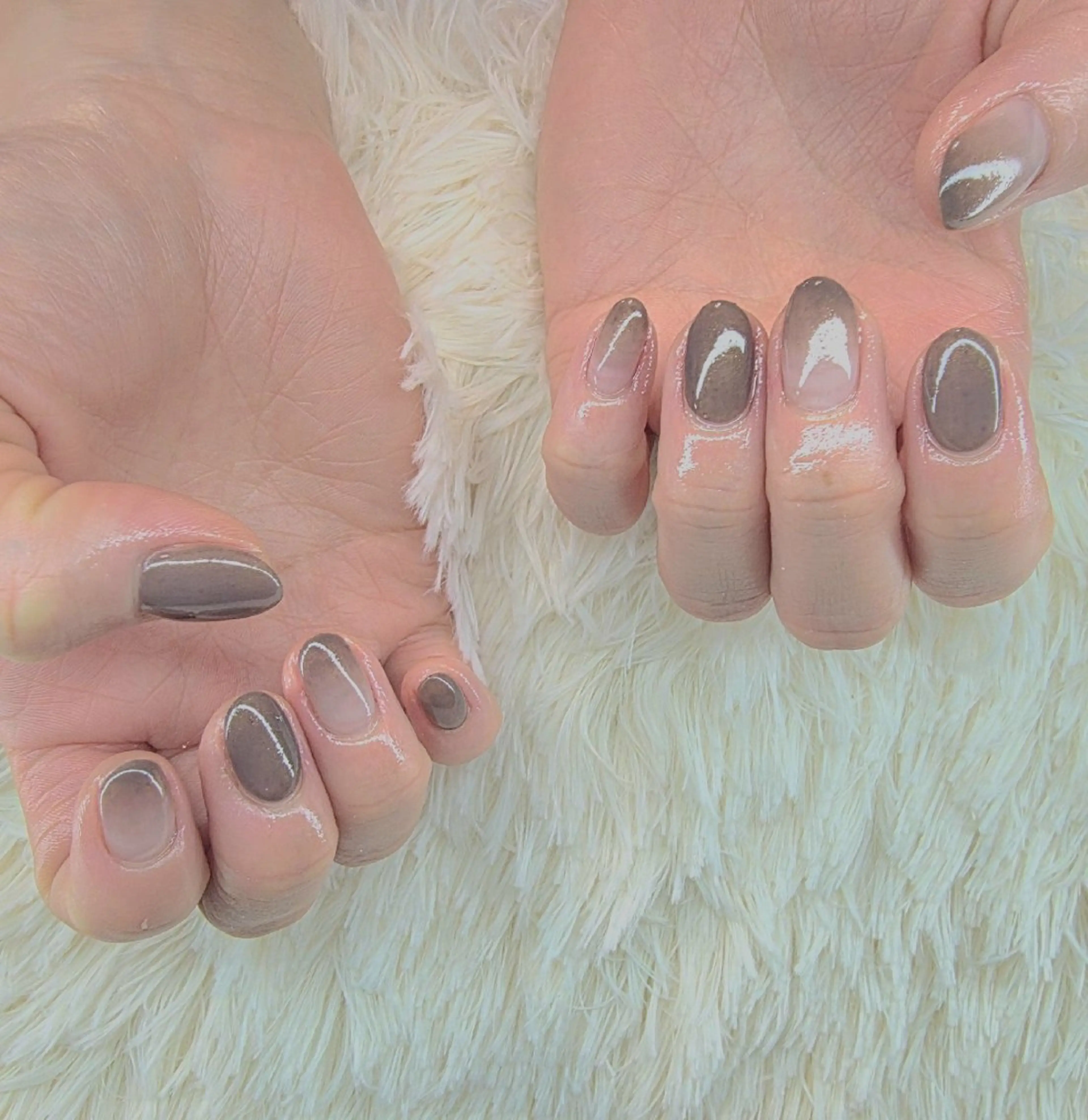 ネイル ジェルネイル グラデーション ワンカラーネイル ハンドネイル White  Se7enのネイルデザイン